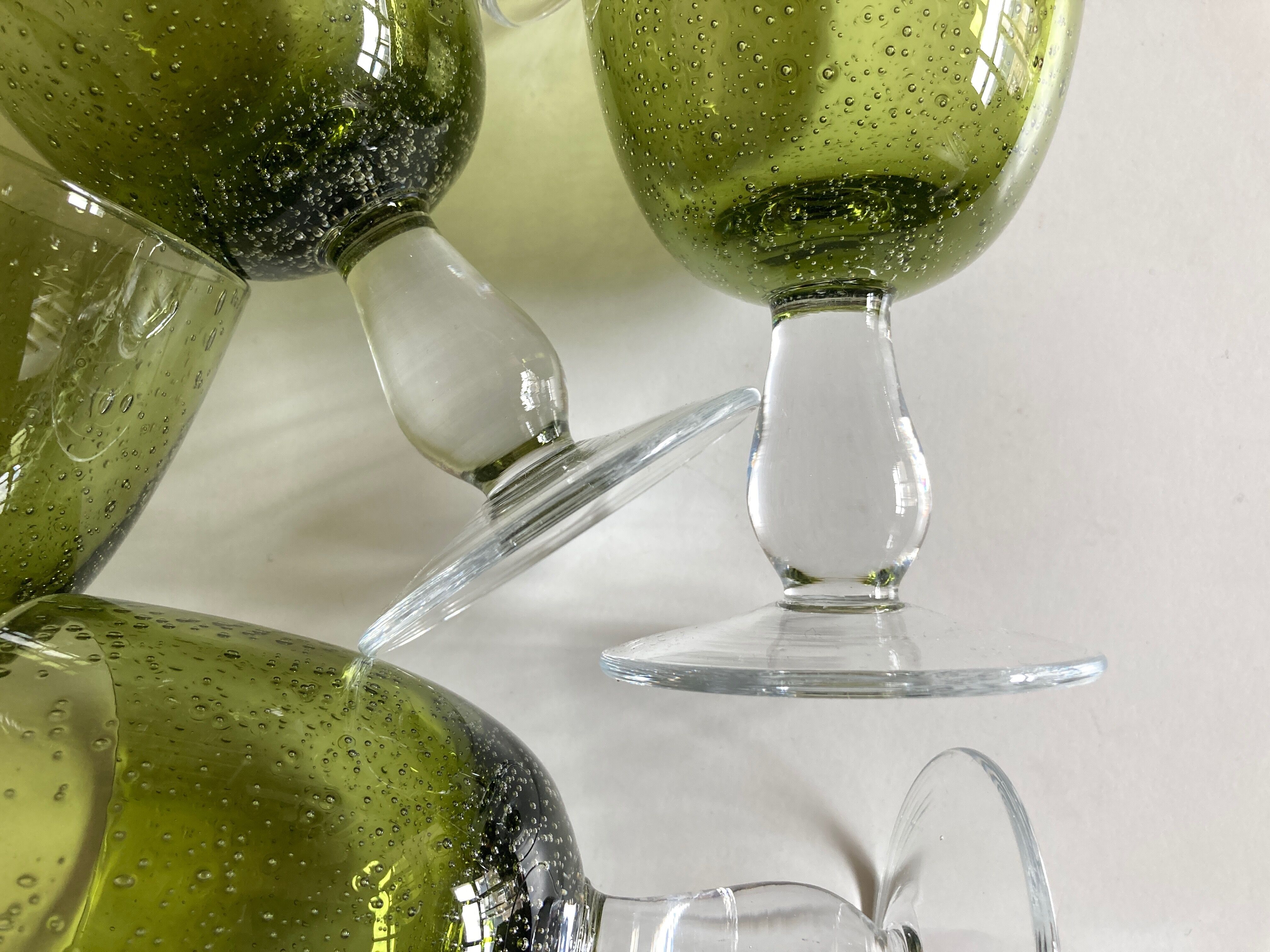 Set de 6 verres 1970 en verre bullé vert