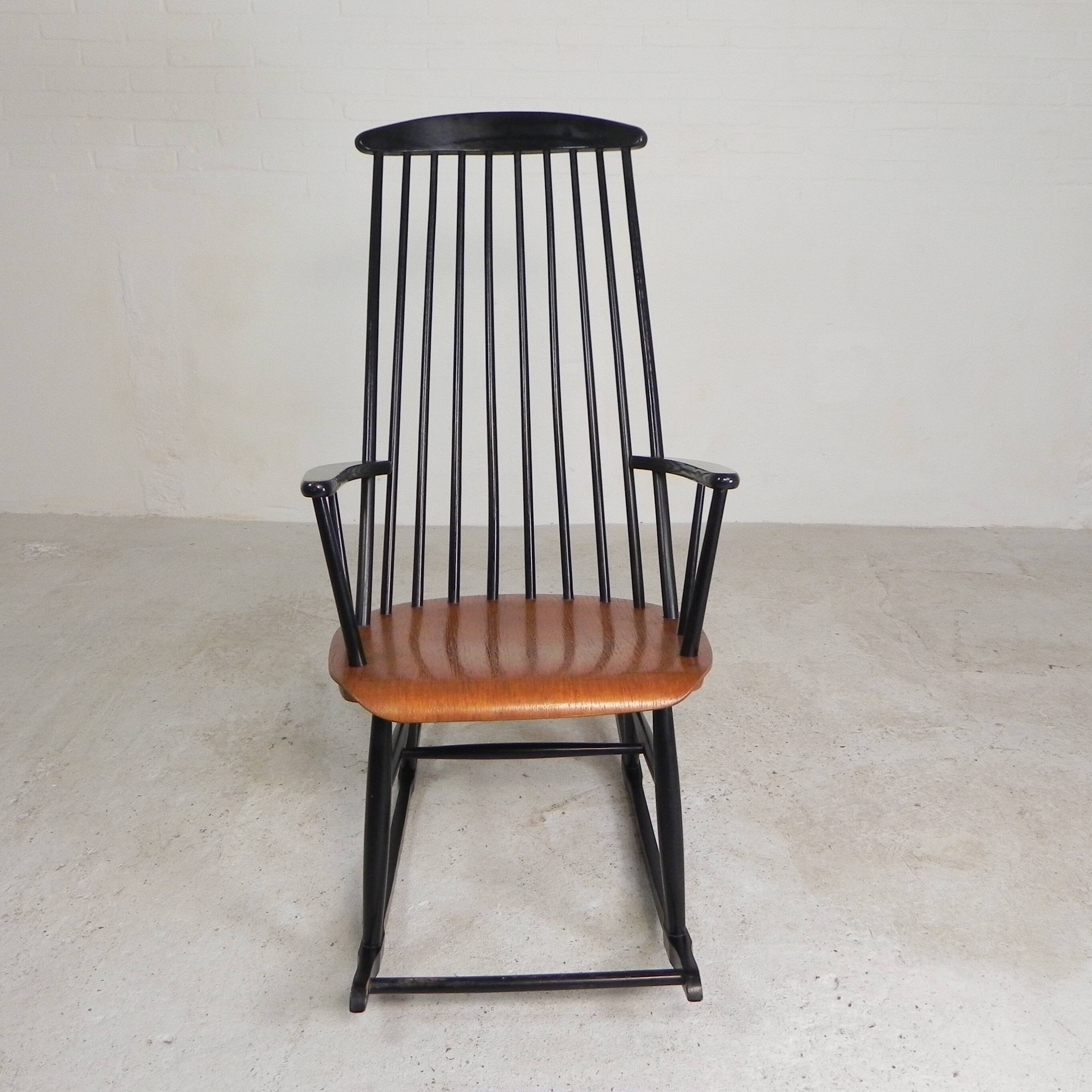 Spindle chair, rocking chair