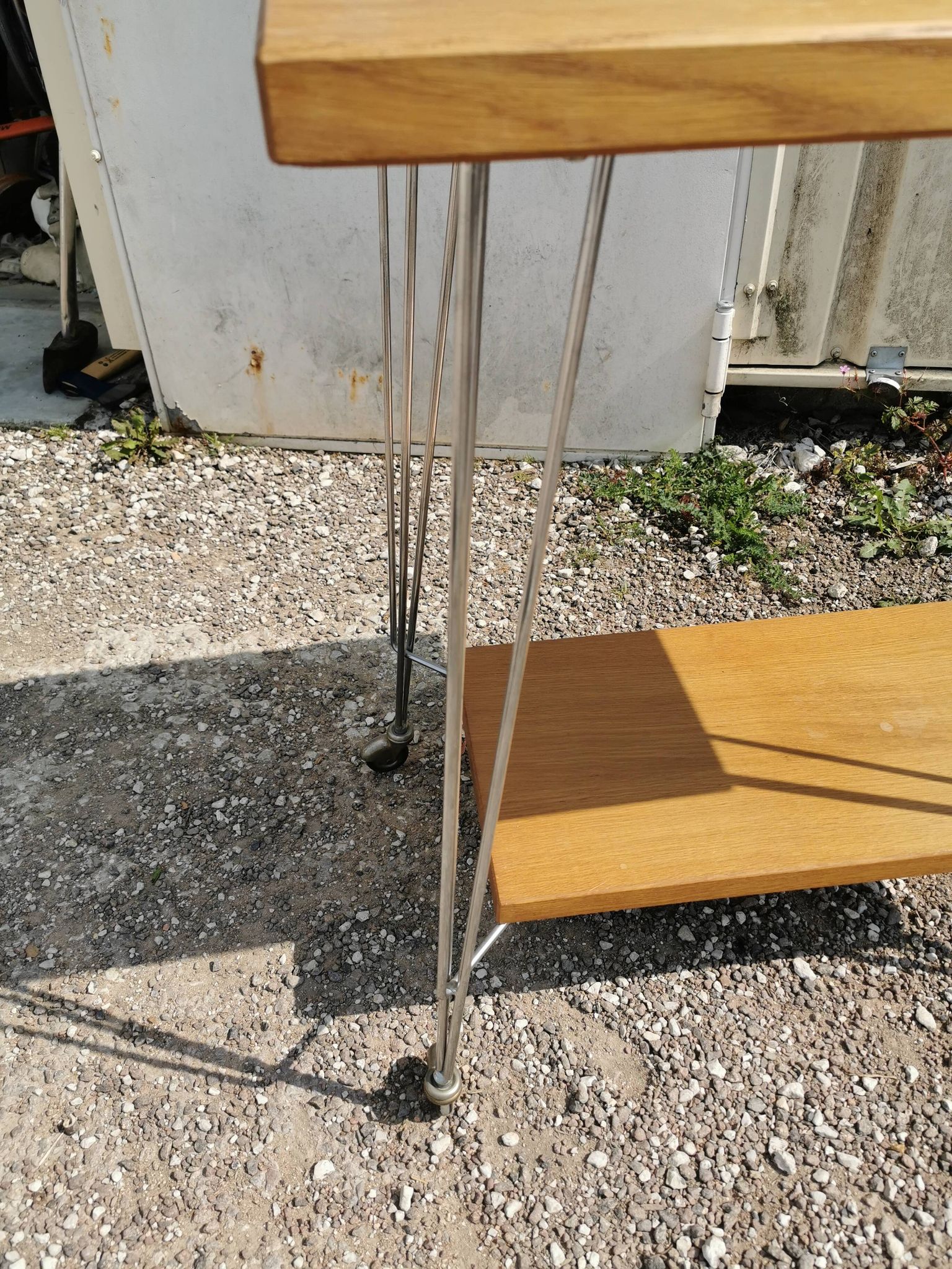 Serving table