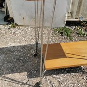 Serving table