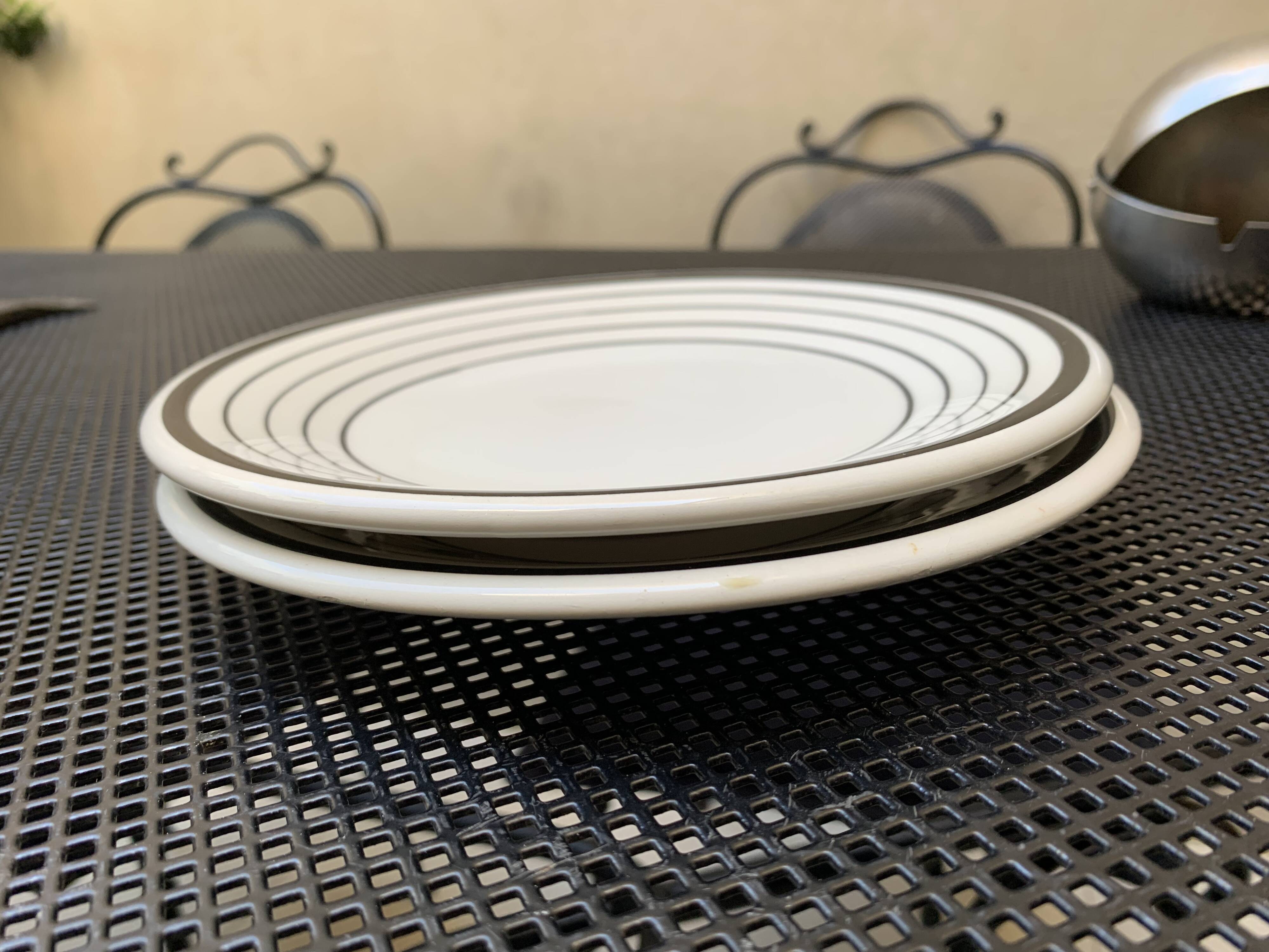 Pair of Italian dessert plates from the 70s