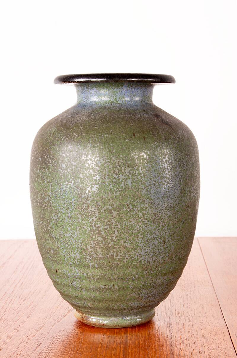 Art Deco vase, in green glazed stoneware, Roger Guérin 1930.