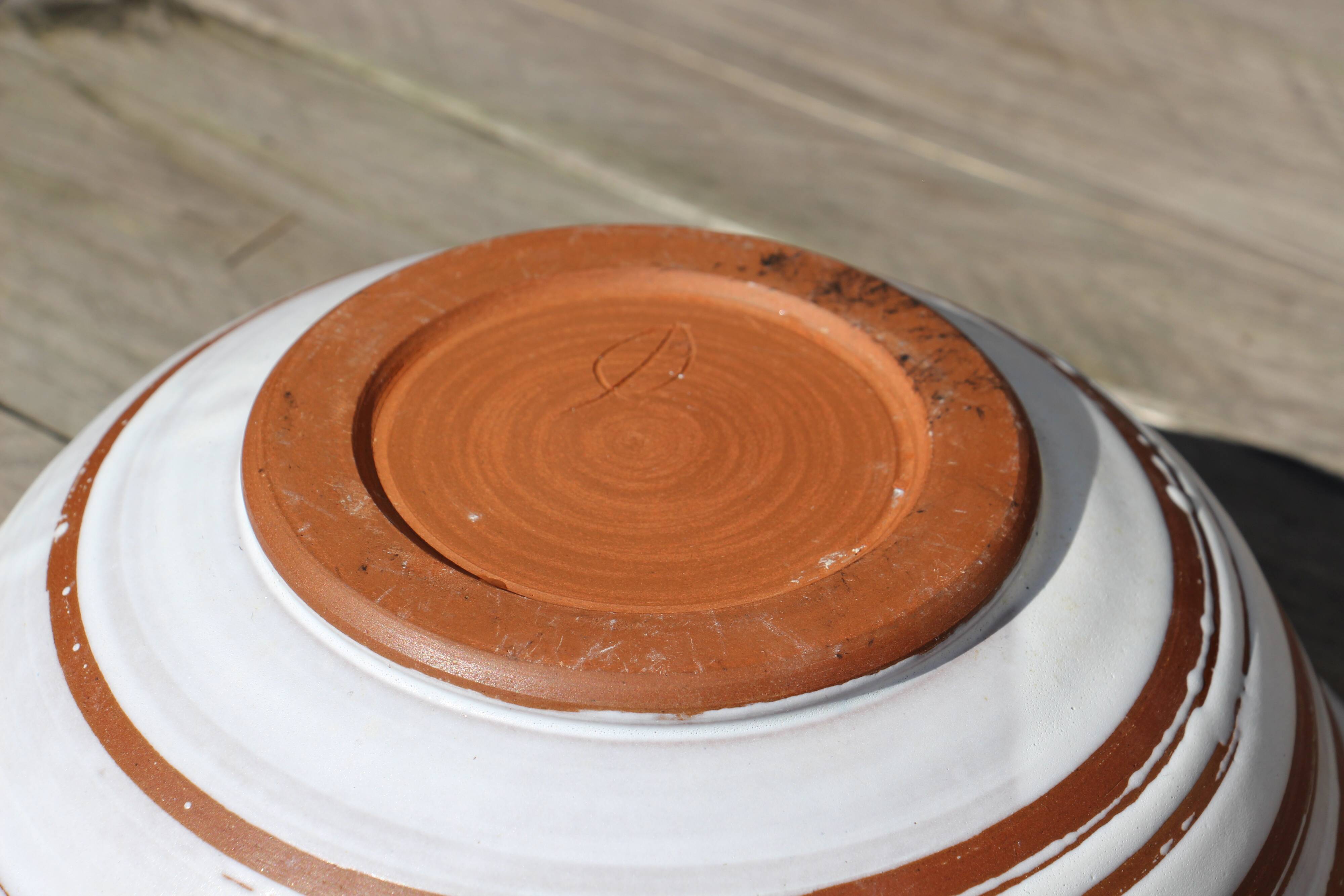 Stoneware salad bowl