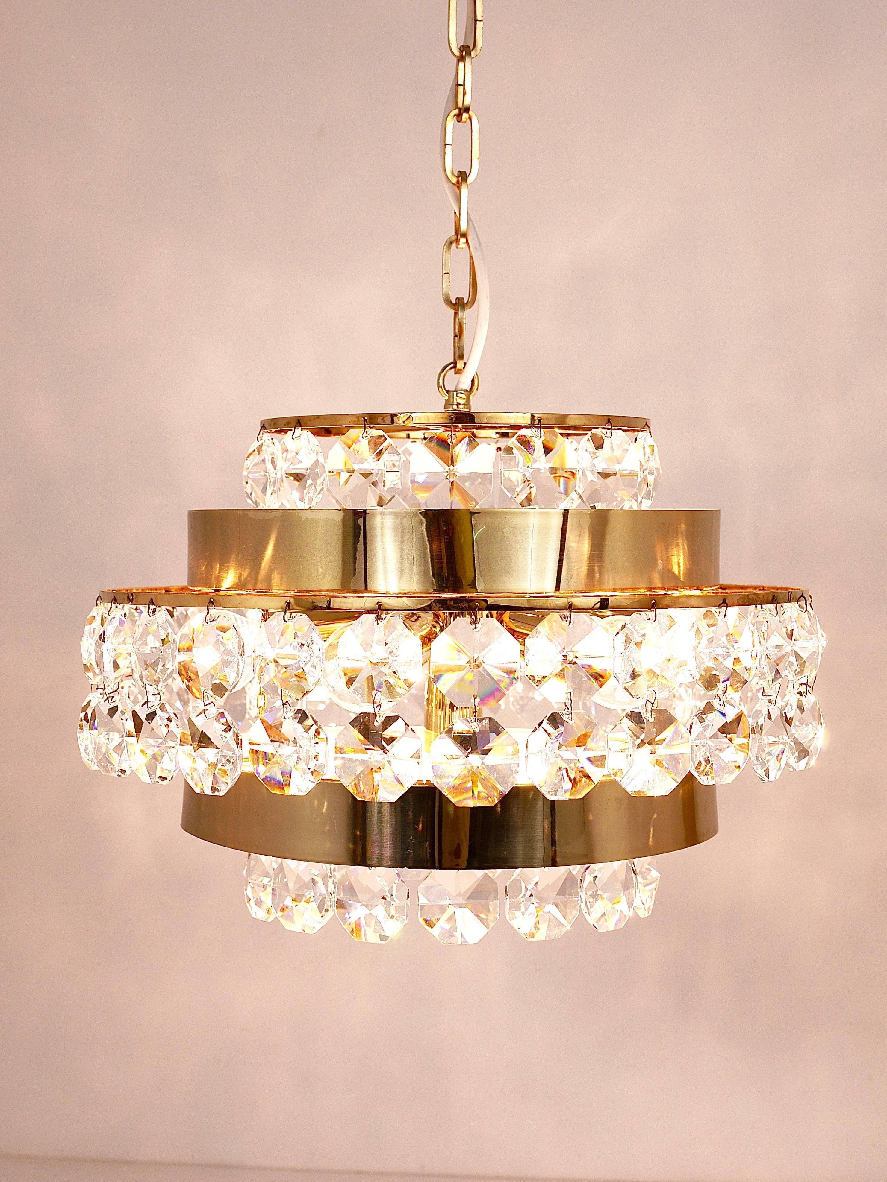 Lustre Bakalowits Vienna in gilded brass and diamond crystals, Austria, 1970