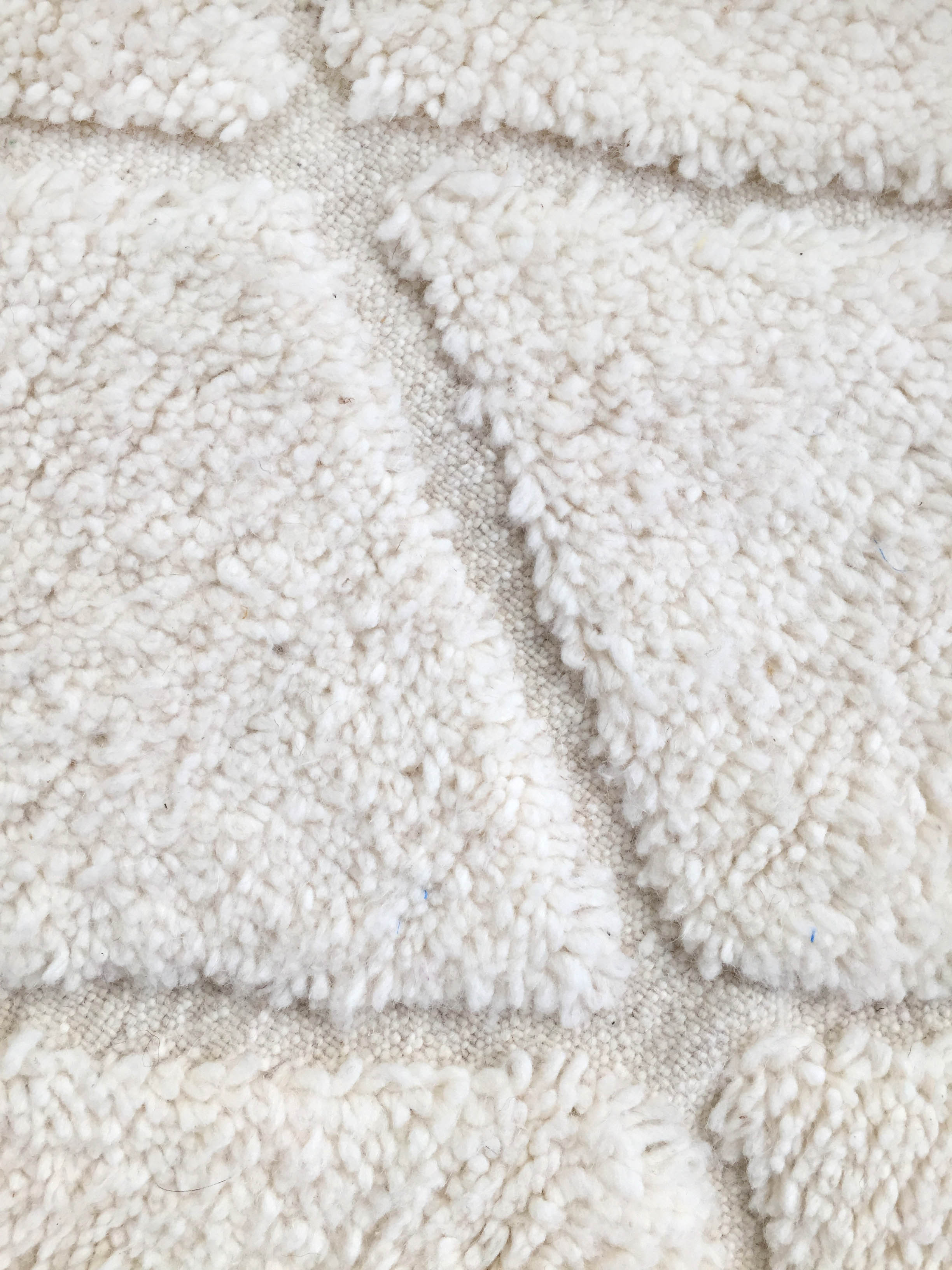 Moroccan Berber carpet blessed ouarain ecru plain with engraved diamonds 302x210cm