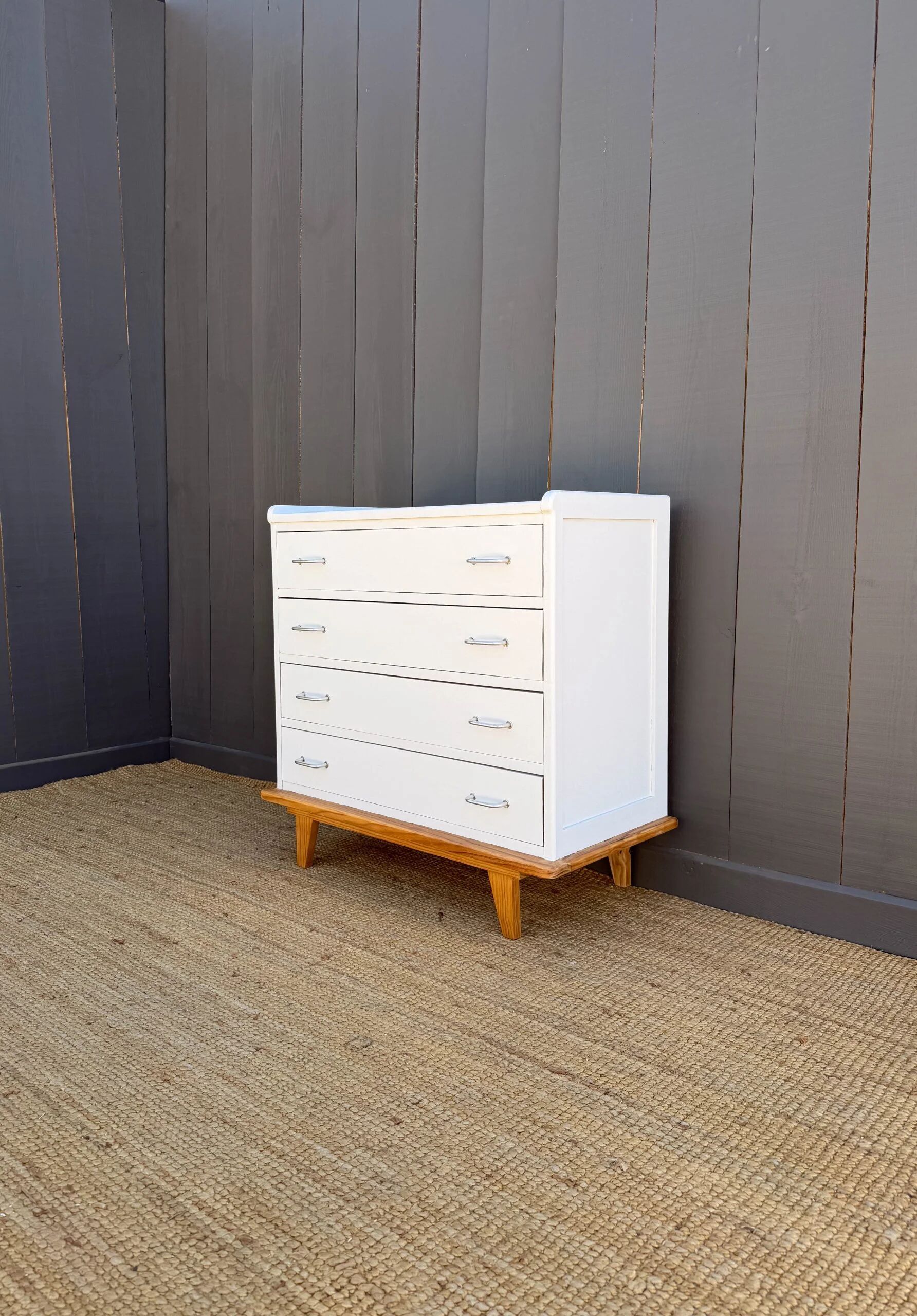 Compass leg chest of drawers