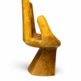 Sculptural armchair in solid wood – Hand shape