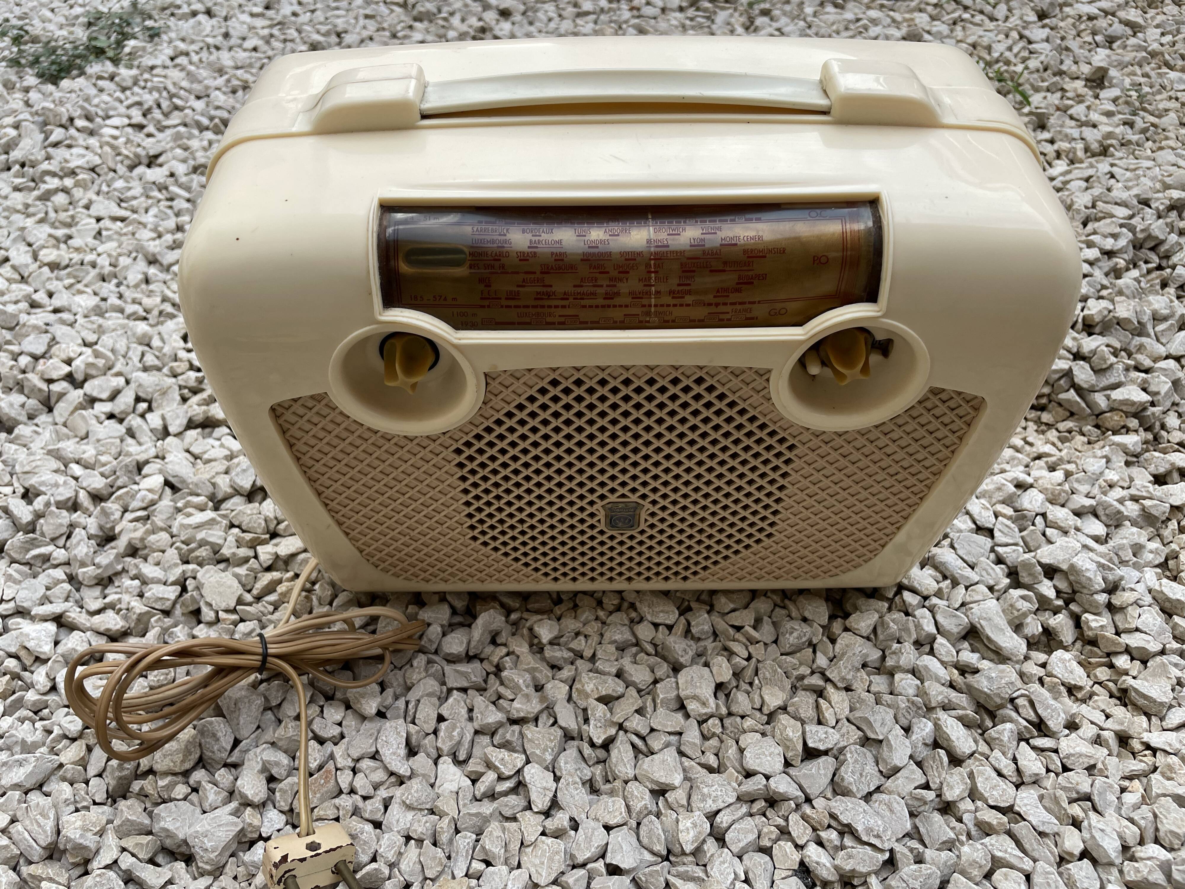 Vintage radio set
