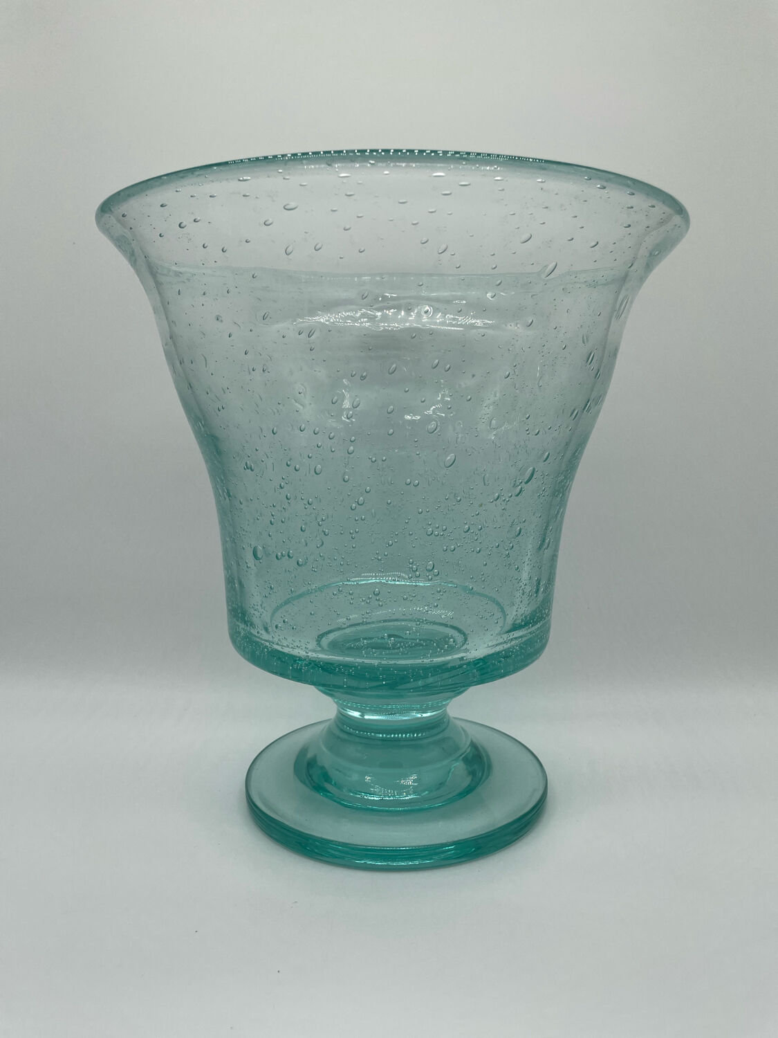 Punch service, Medici sangria in blue bubbled glass