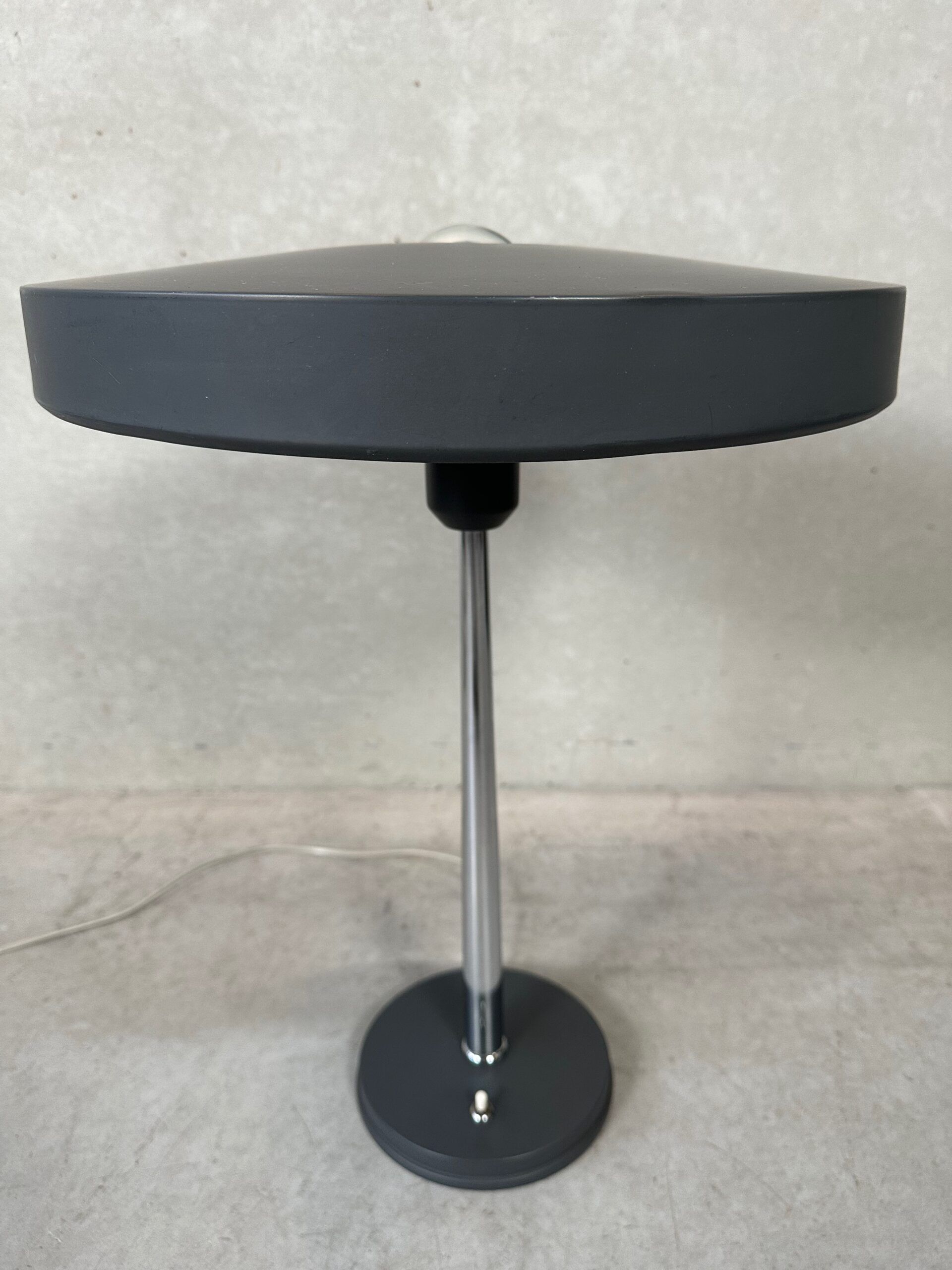 Vintage Philips Louis Kalff Timor lamp