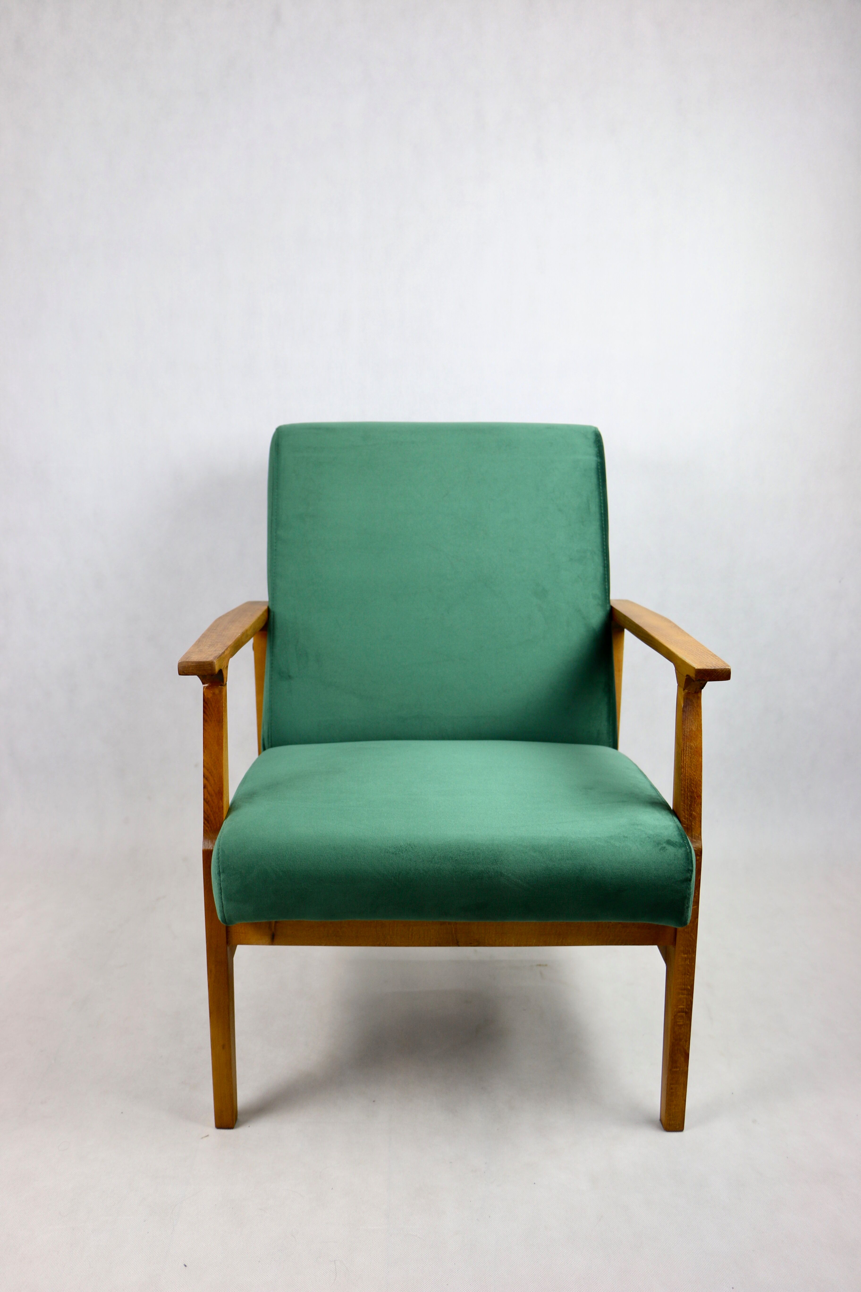 Vintage green velvet lounge chair, 1970s