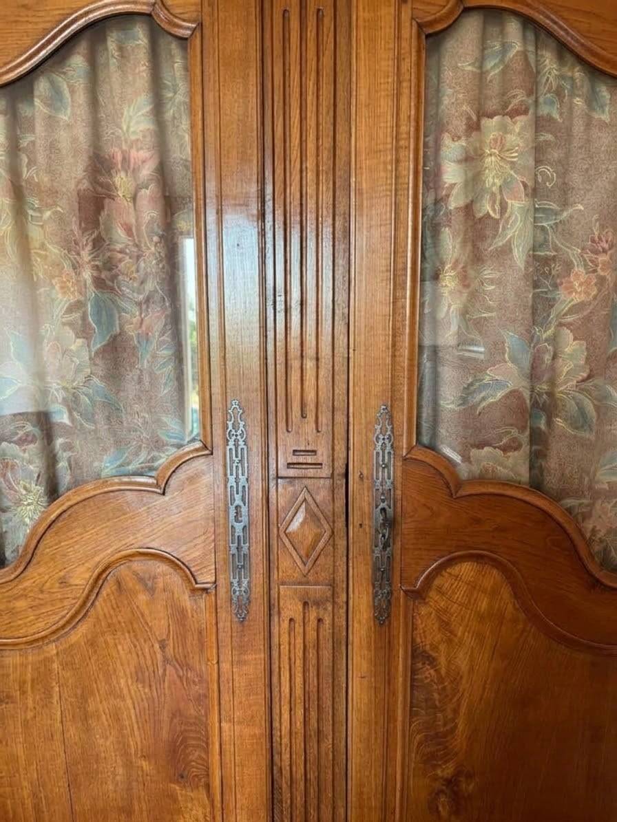 Antique Louis XV wardrobe in solid wood