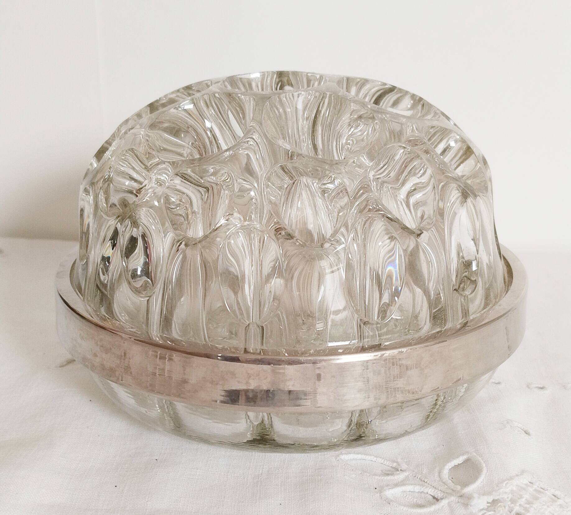 Pique fleurs en verre XXL , vase, centre de table  , cerclage argent