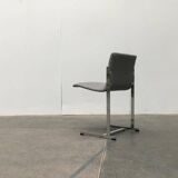 Mid-century space age cantilever chair by Richard Young for Merrow Associates, 1960s.