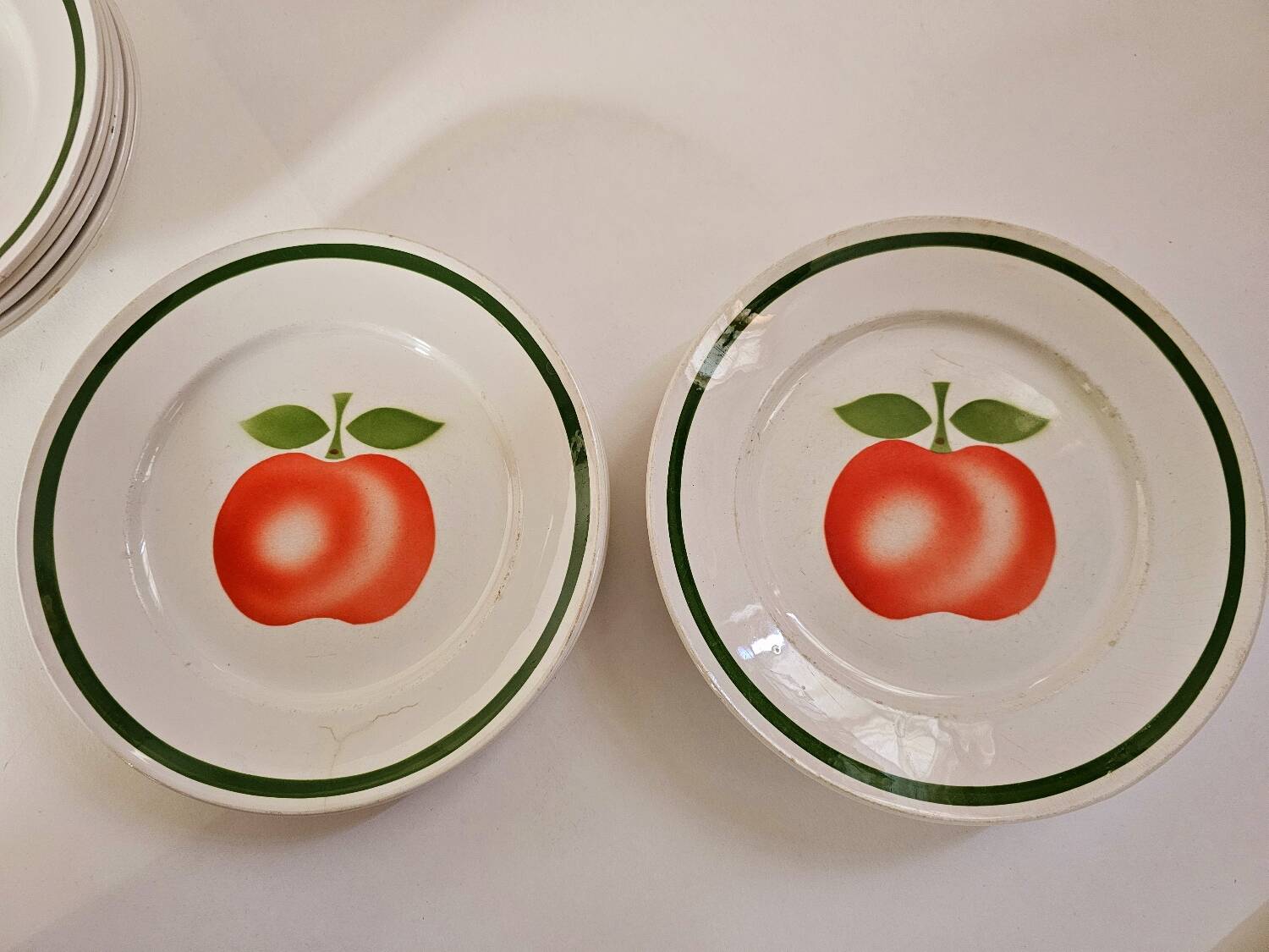 Moulins des loups plate and dish, apple pattern
