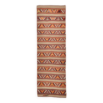 Tapis couloir kilim vintage – Tissage artisanal d’Anatolie, années 60