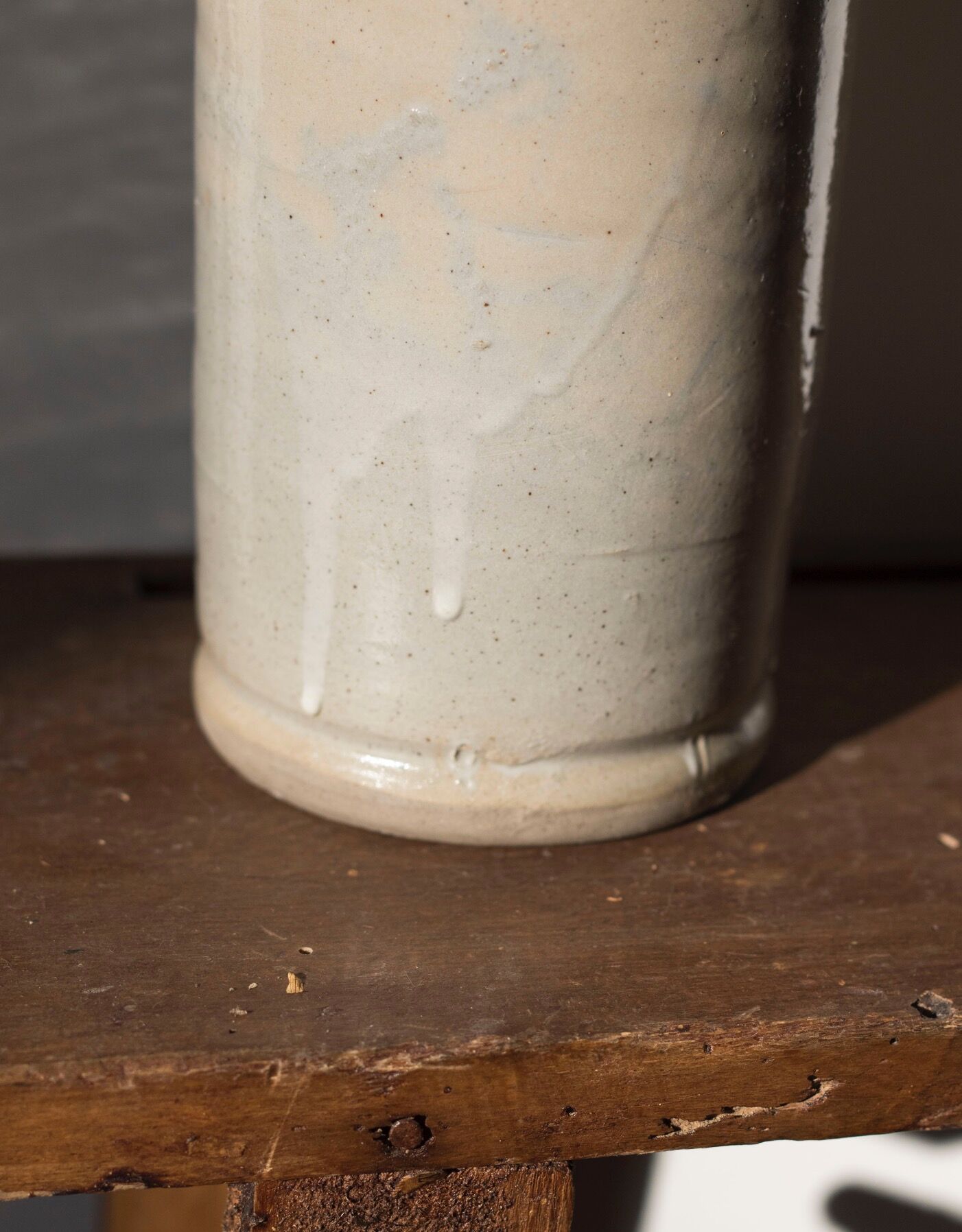 Bottle of enamelled stoneware hot water bottle