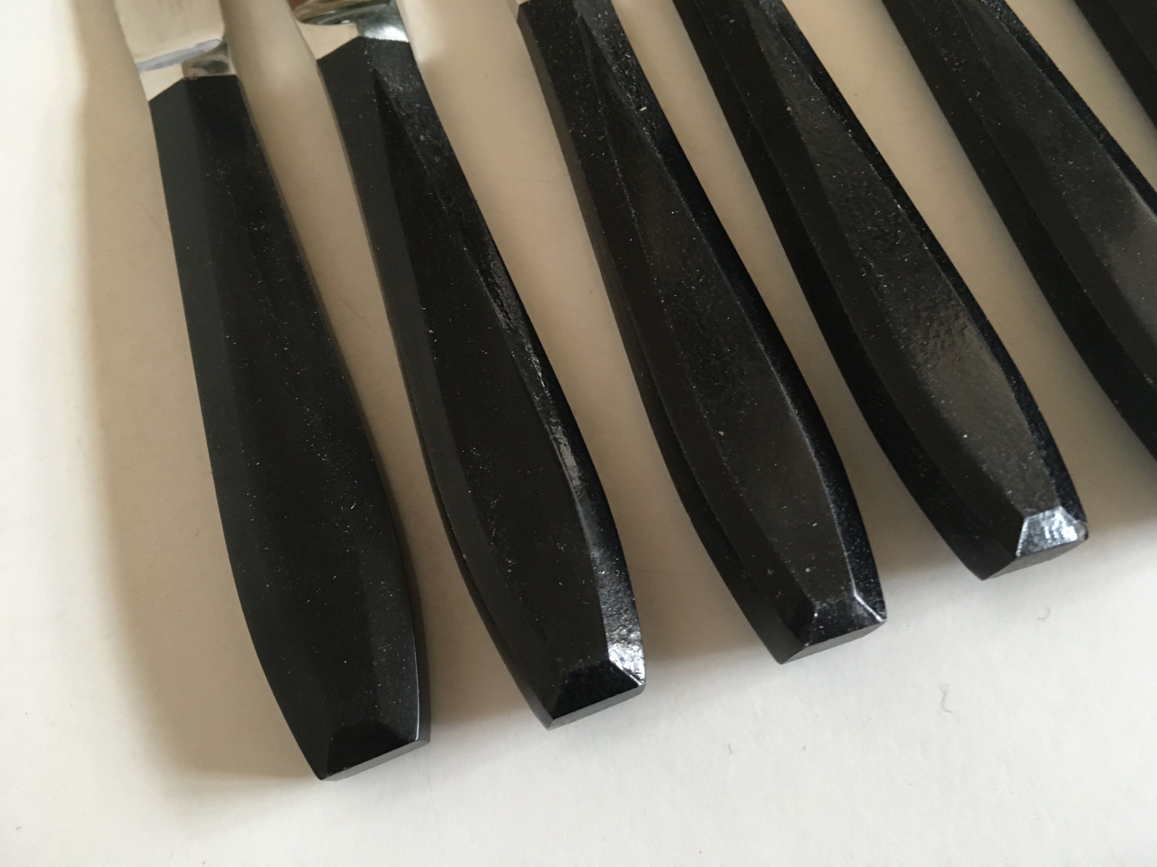Set of 12 fruit knives in black bakelite