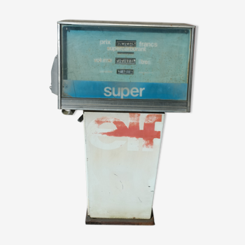 Old Elf petrol pump from Satam