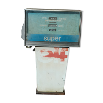 Old Elf petrol pump from Satam