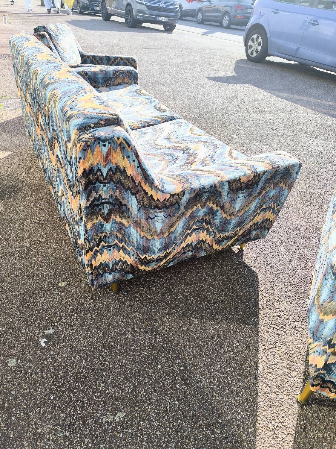 3-seater sofa + 2 vintage armchairs in multicoloured fabric retro design