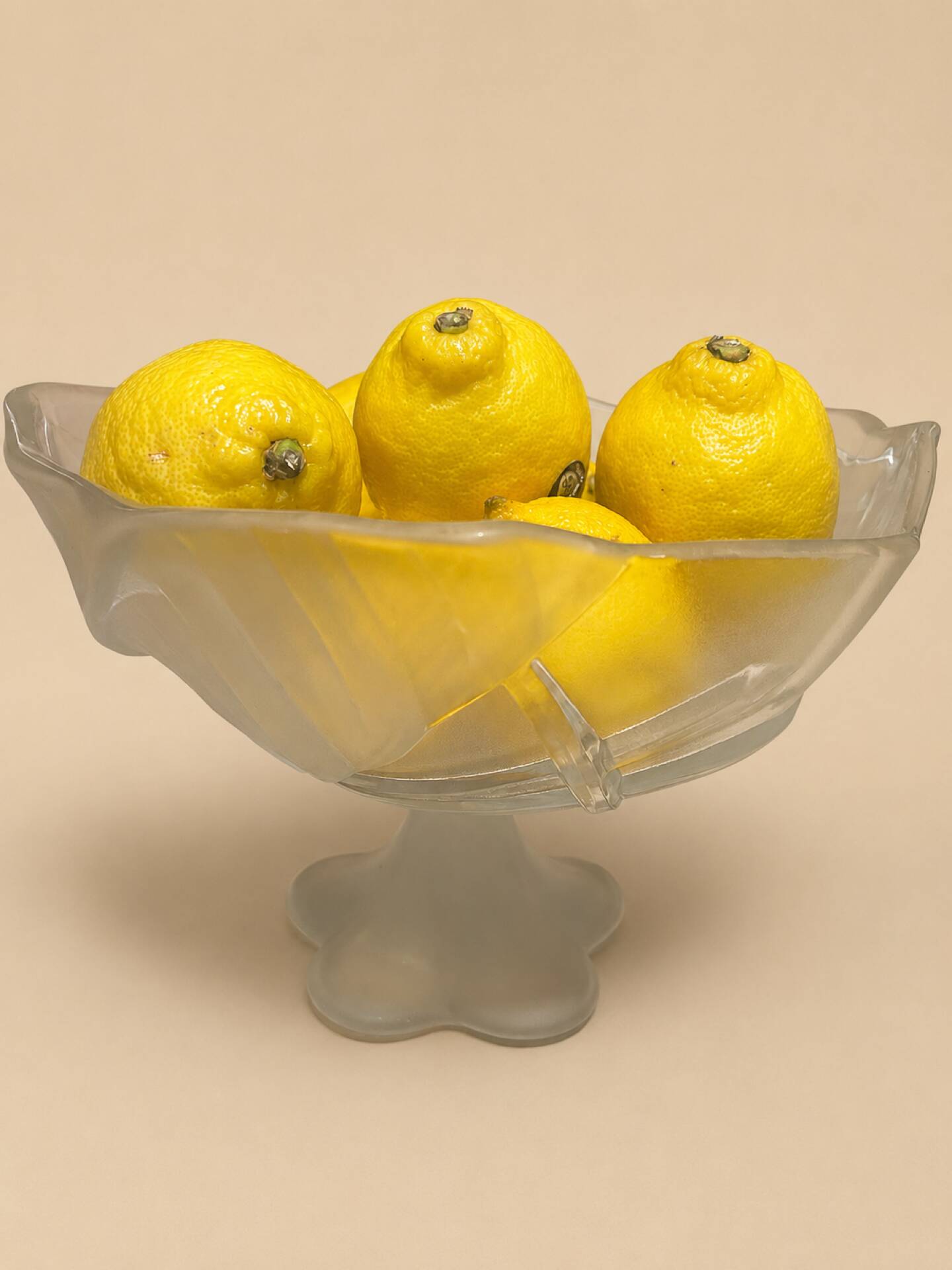 Pedestal bowl