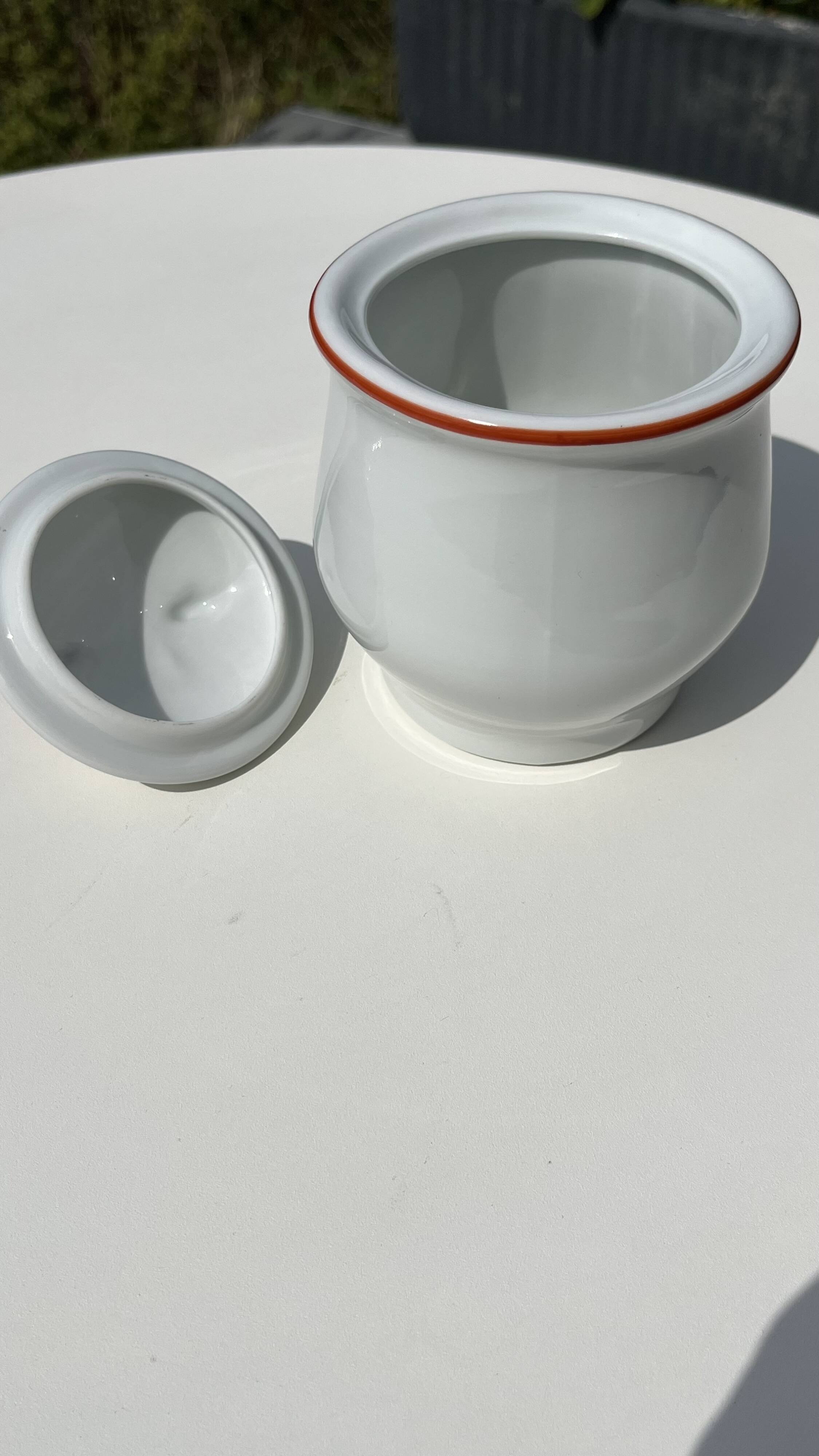Petit pot sucrier Le Chambrelain