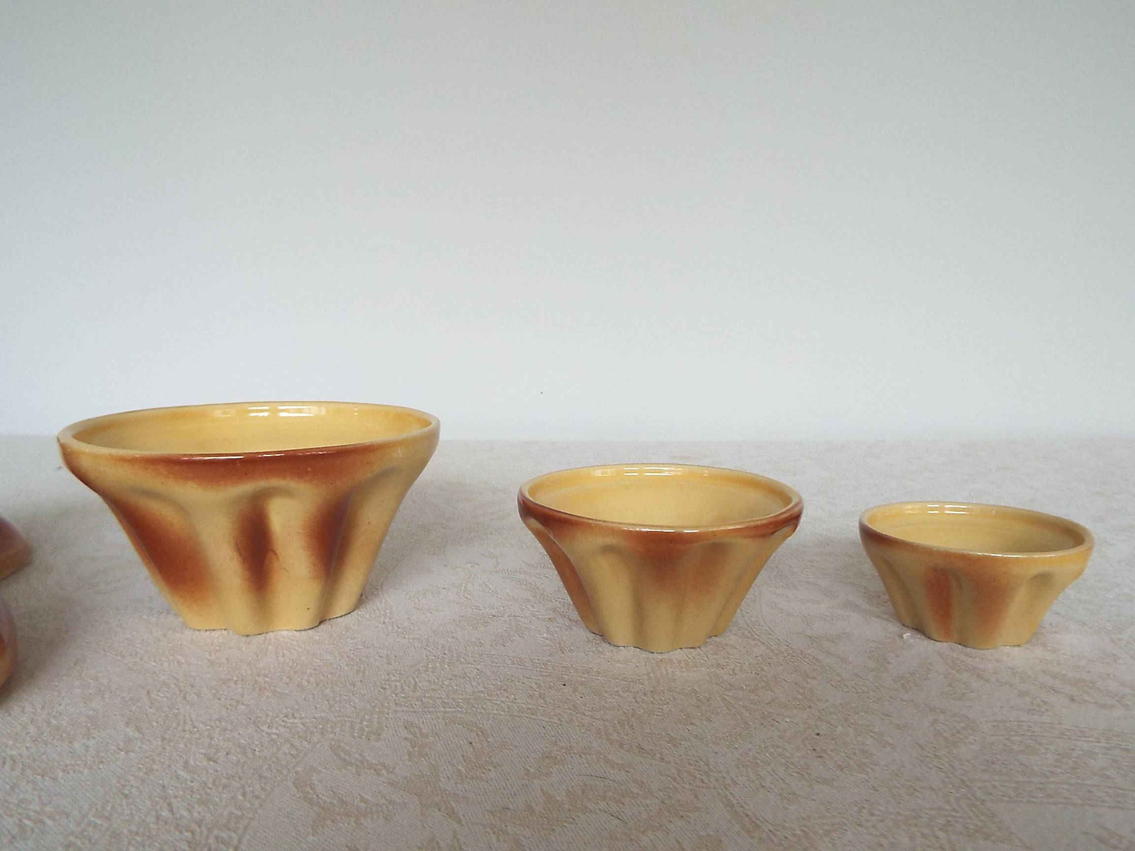 3 ceramic nesting pots