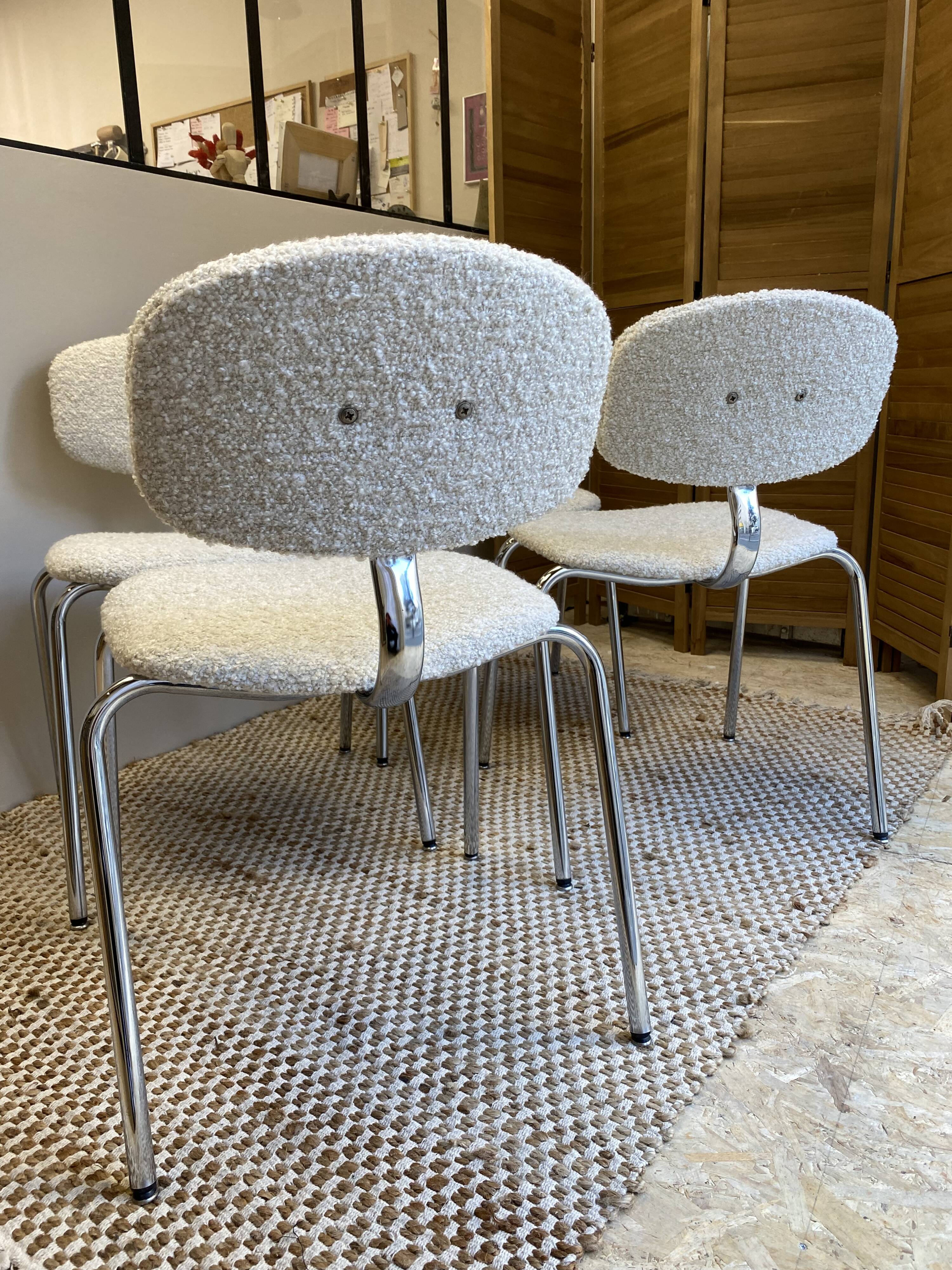 Ensemble de 4 chaises Pierre Paulin – Entièrement restaurées .