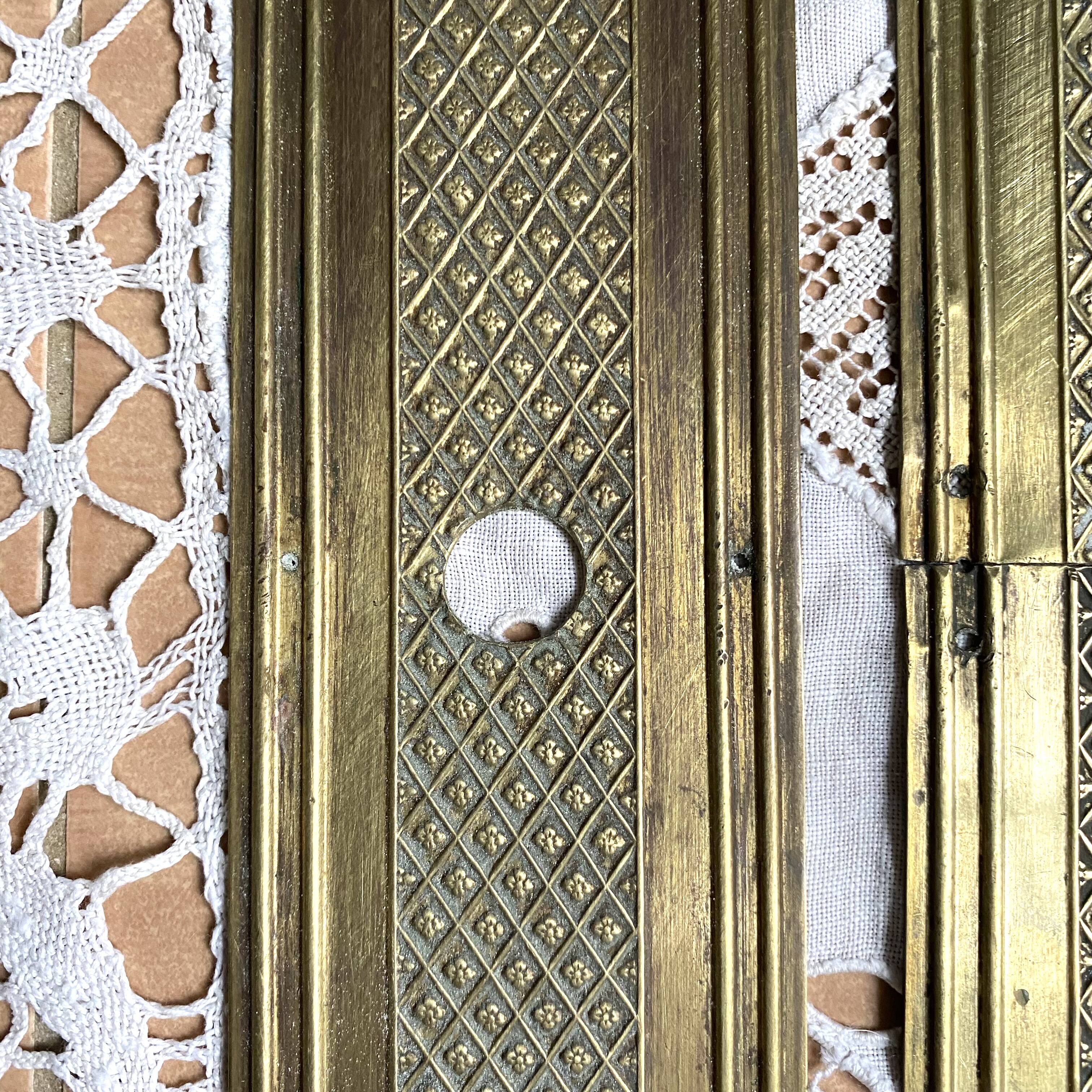 Antique brass cleanliness plates