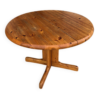 Vintage round table in solid pine