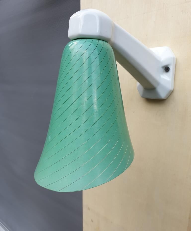 Wall light swan collar green glass Art Deco