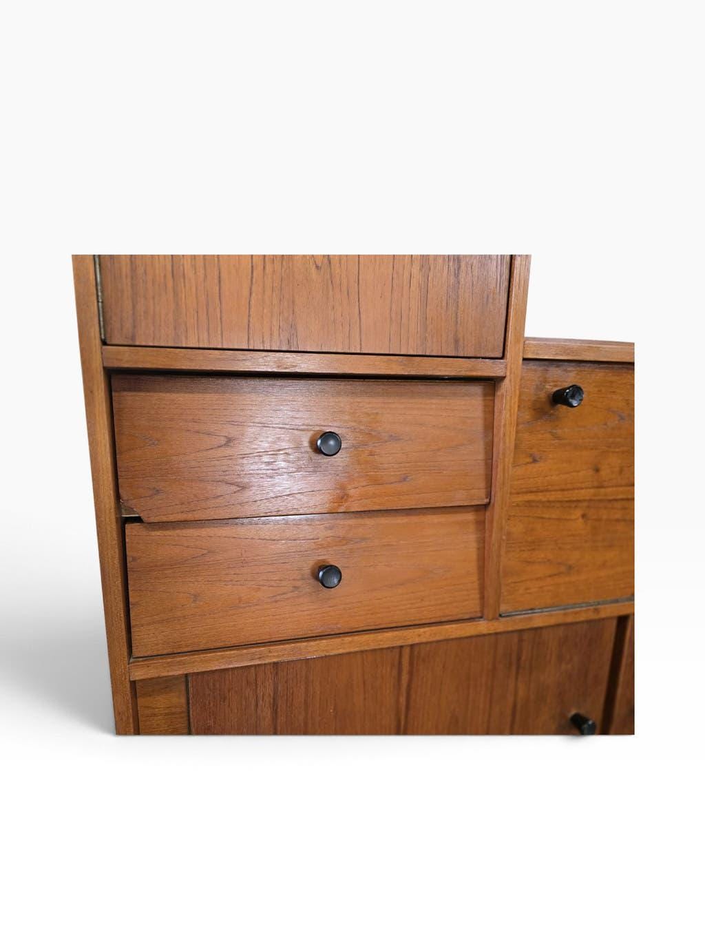 Vitrine vintage en bois / armoire / meuble mural