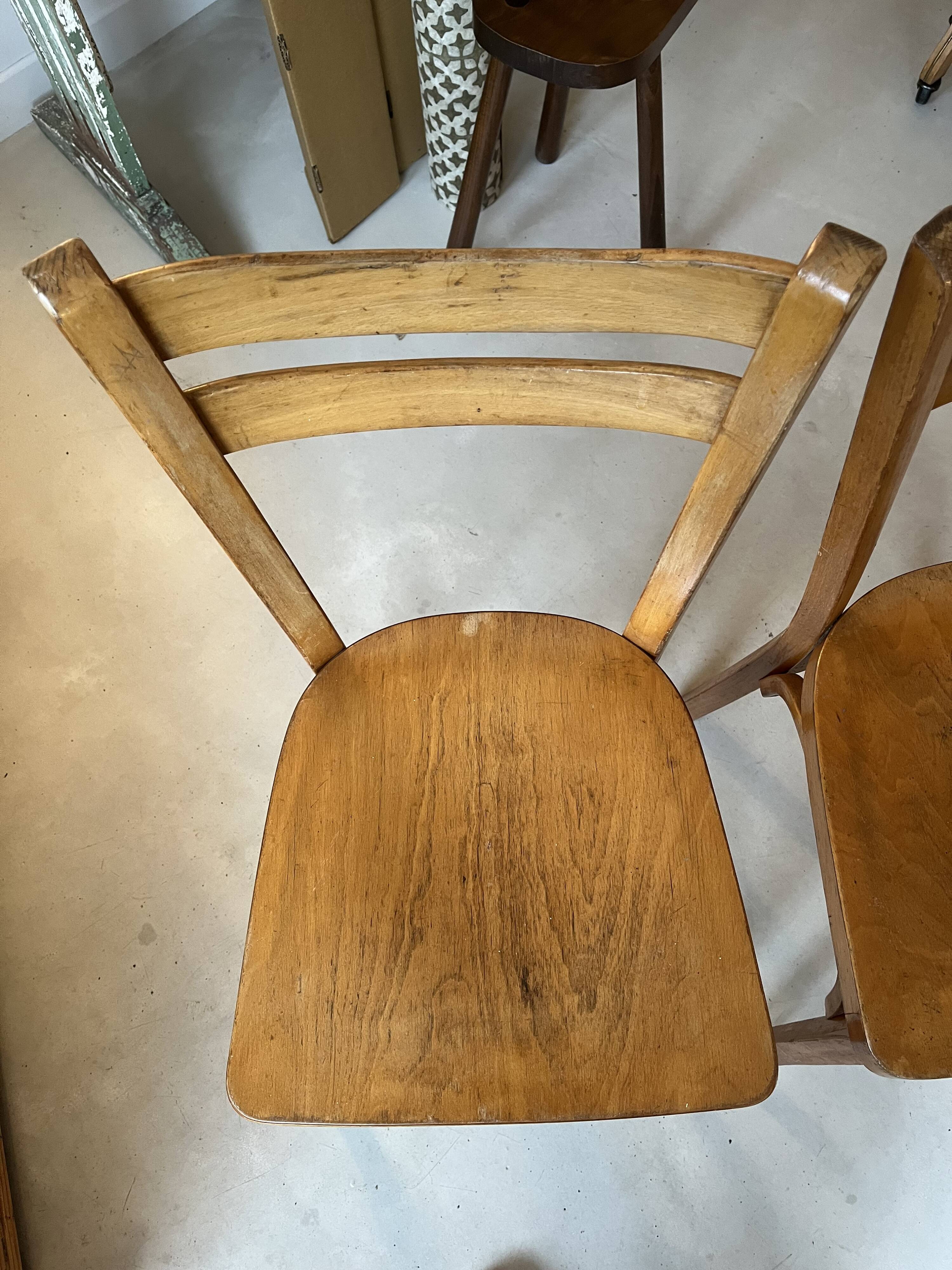 Set of 2 wooden chairs