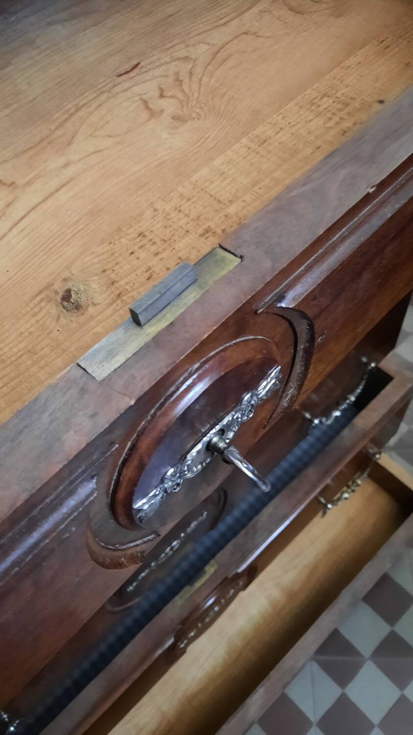 Dressing table chest of drawers