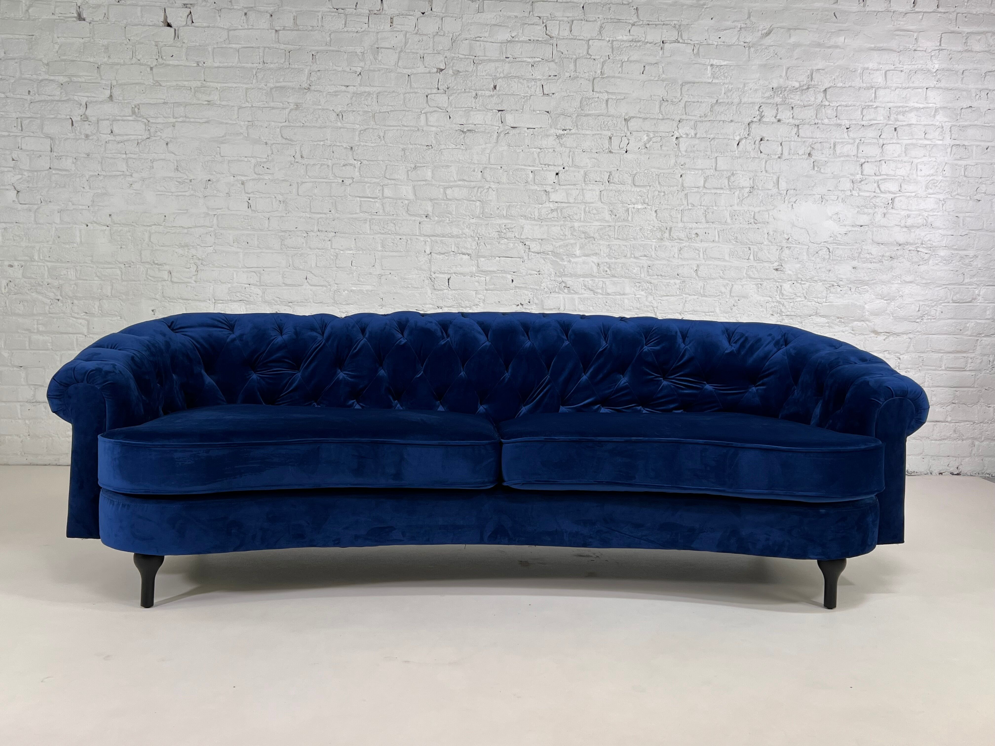 3-seater sofa type Chesterfield in blue velvet