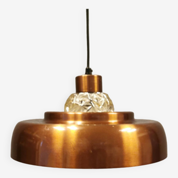 Lampe suspendue danoise, finition en laque métallique brunâtre avec un abat-jour intérieur en verre de cristal