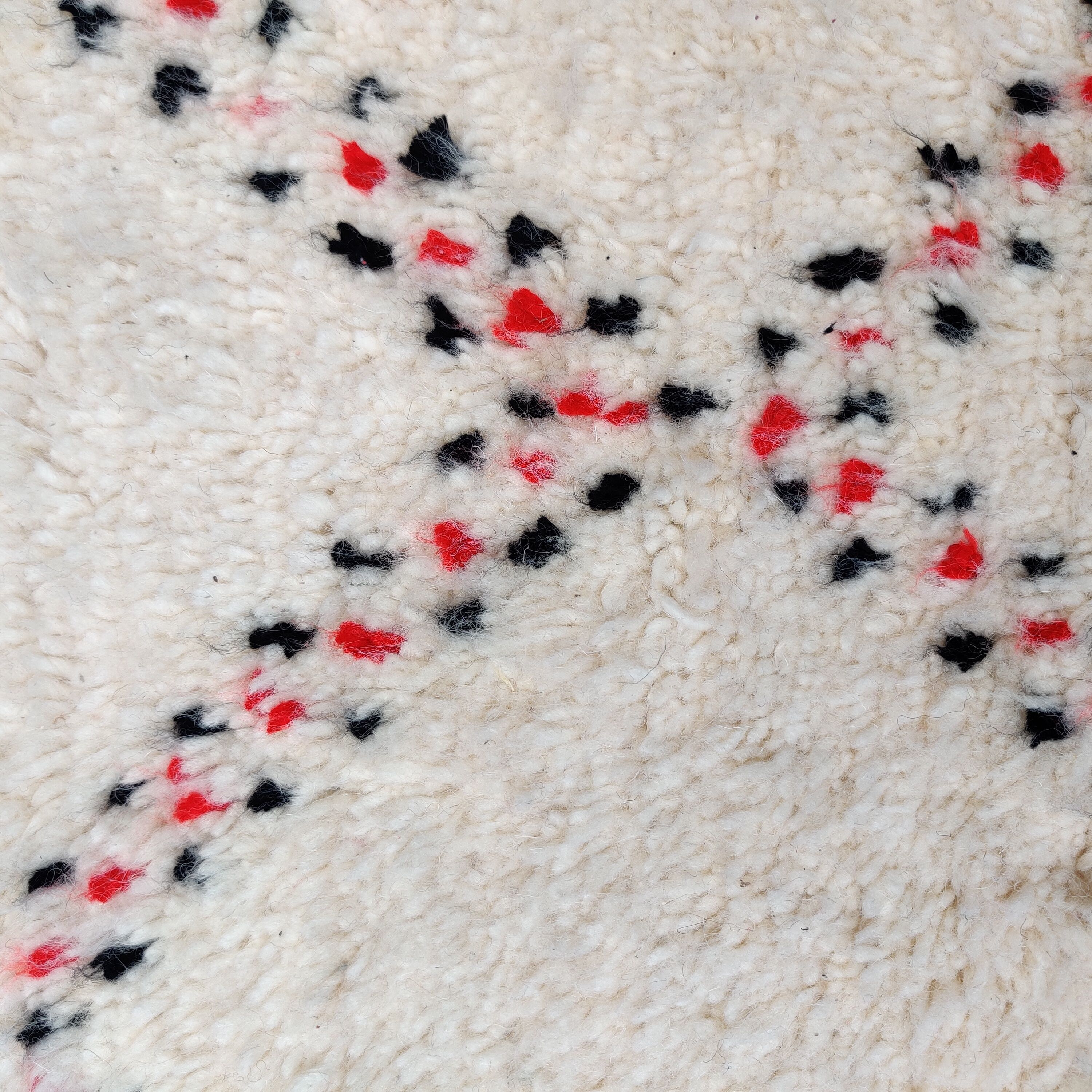 Tapis berbère losanges rouge et noir 70x105 cm