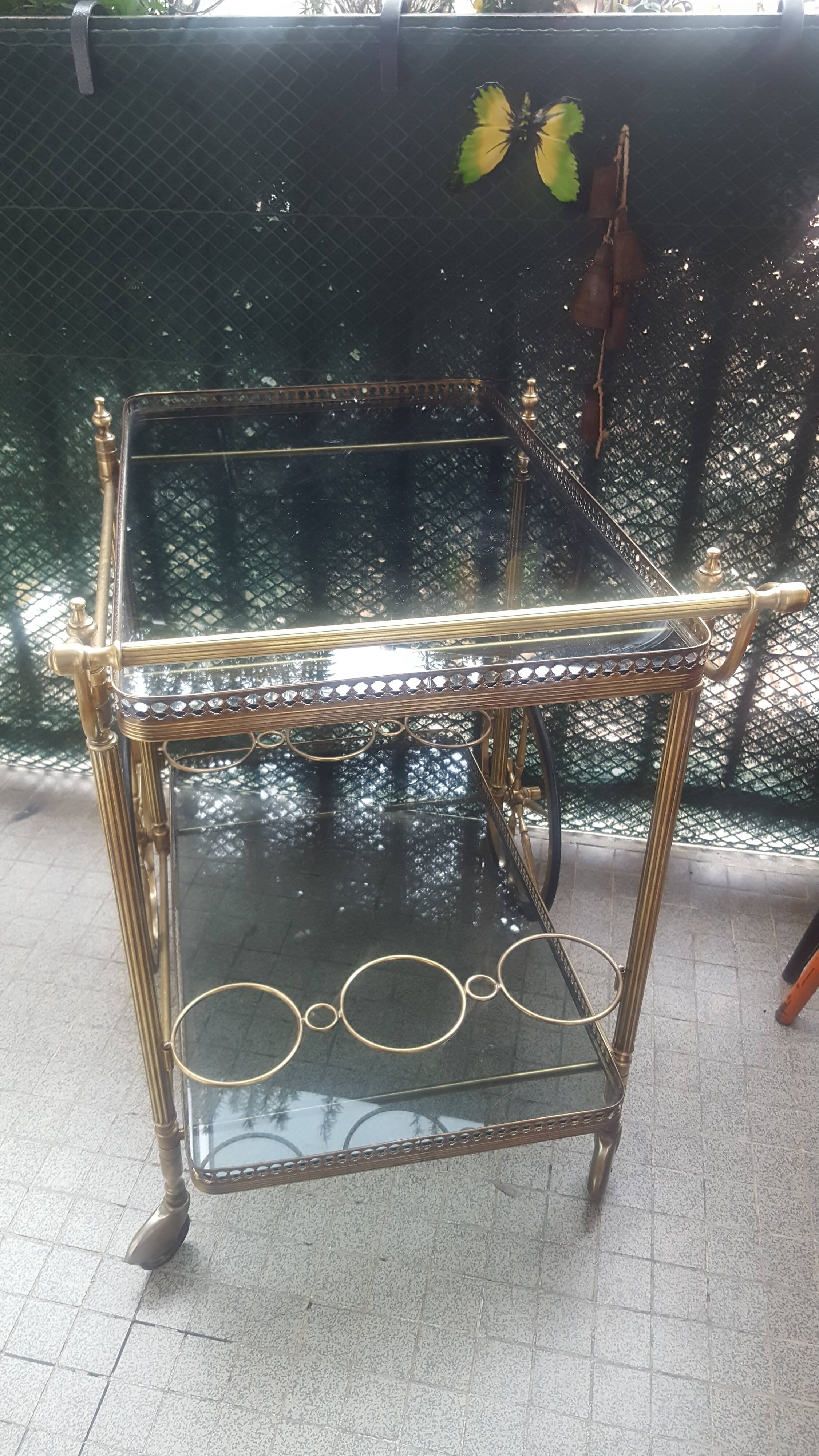Rolling trolley with wheels