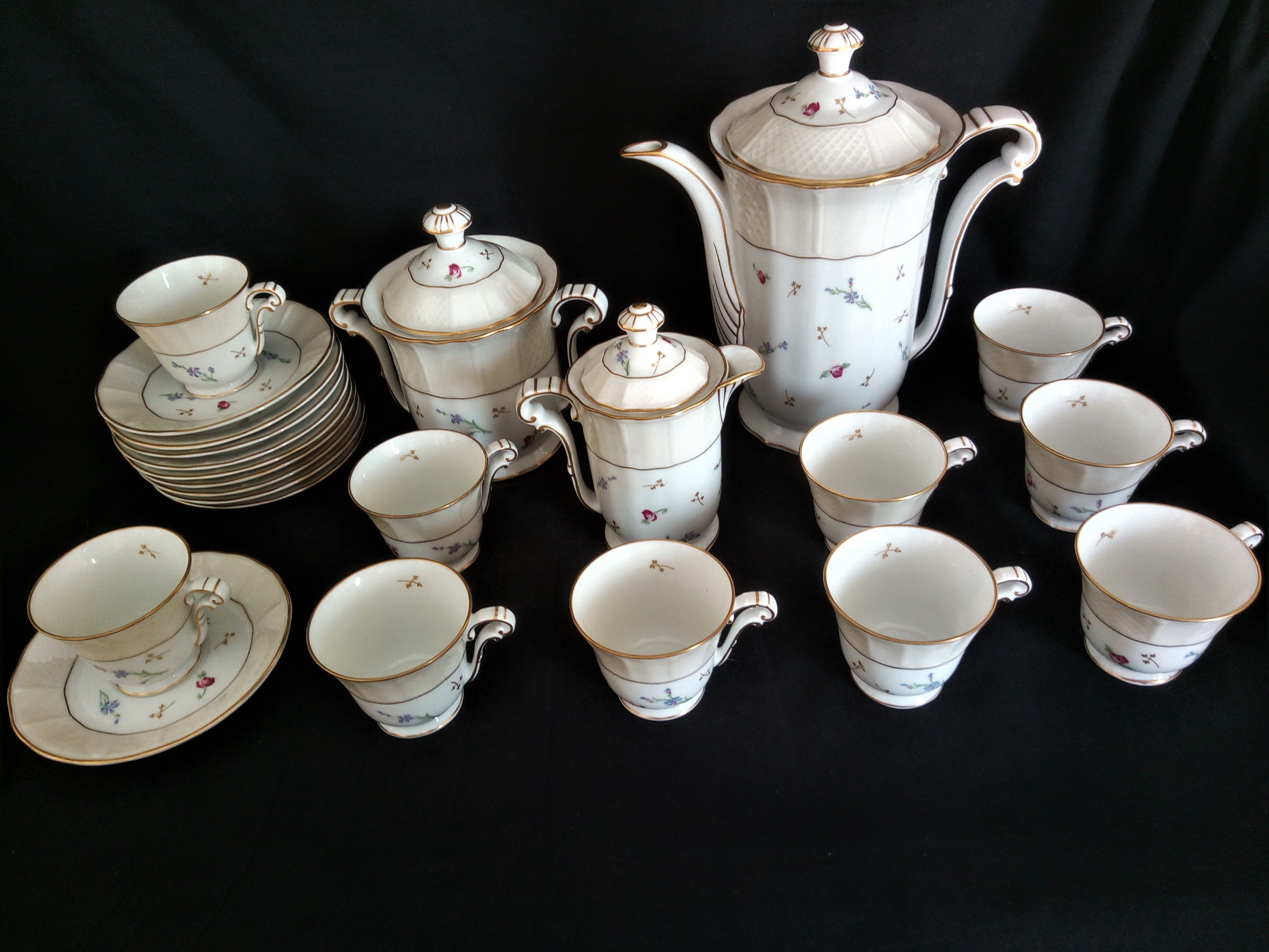L. Bernardaud & Cie. - Limoges porcelain coffee set, Pompadour model, 1900s - 1927s