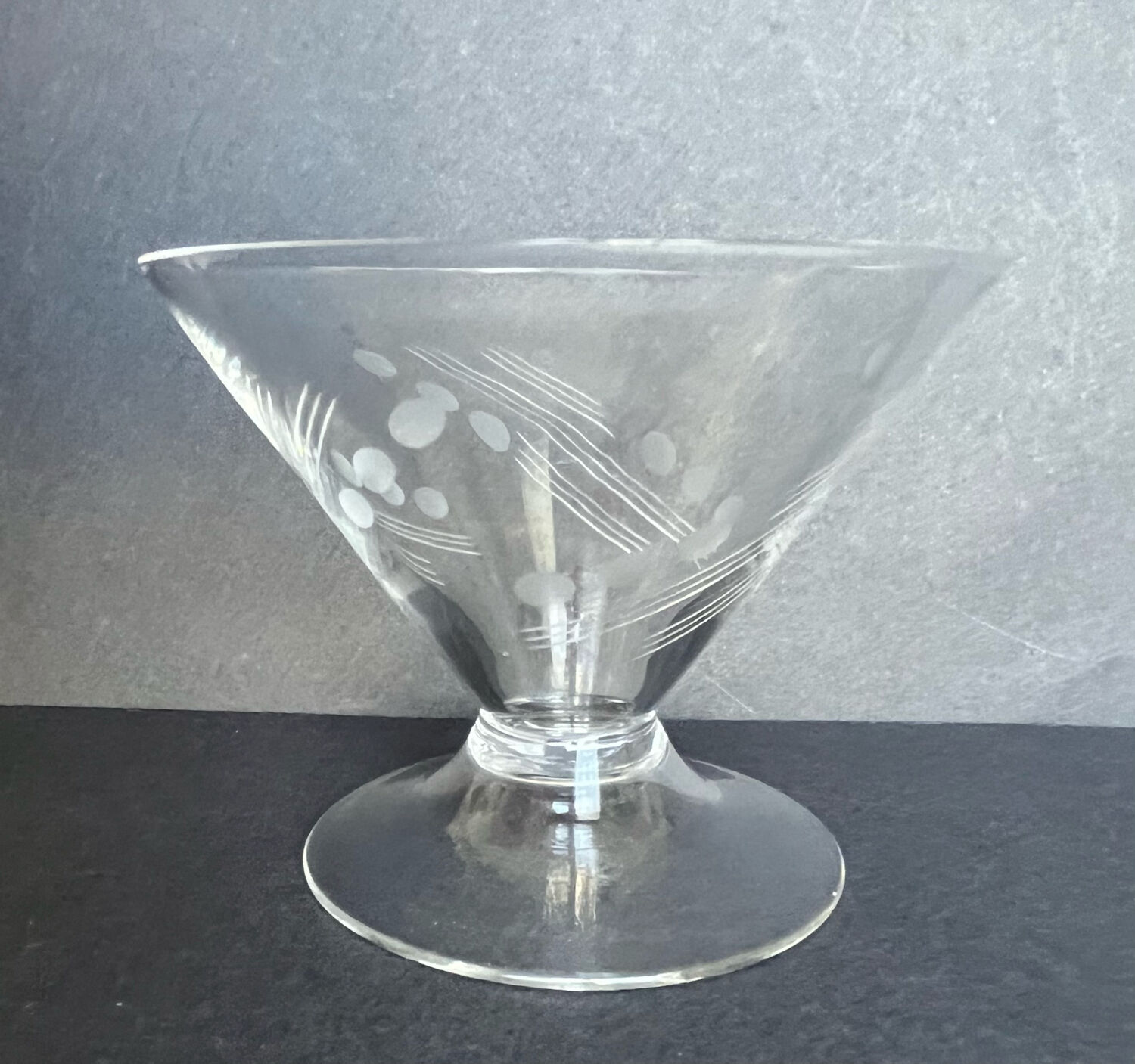 Set of 6 engraved glass cuts