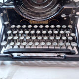 Underwood typewriter 1900