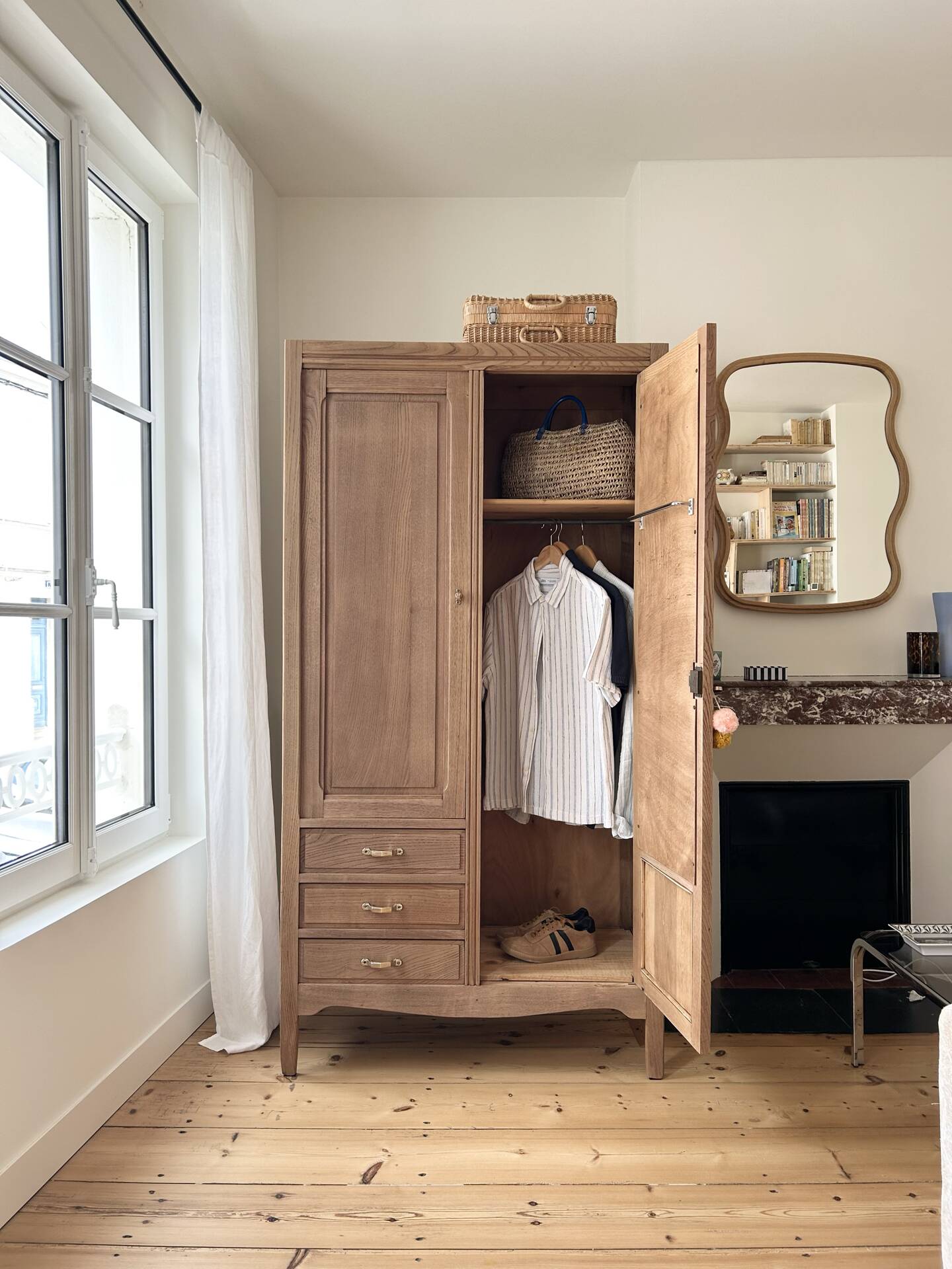 Armoire Parisienne en chêne brut 