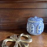 Chinese porcelain candy box