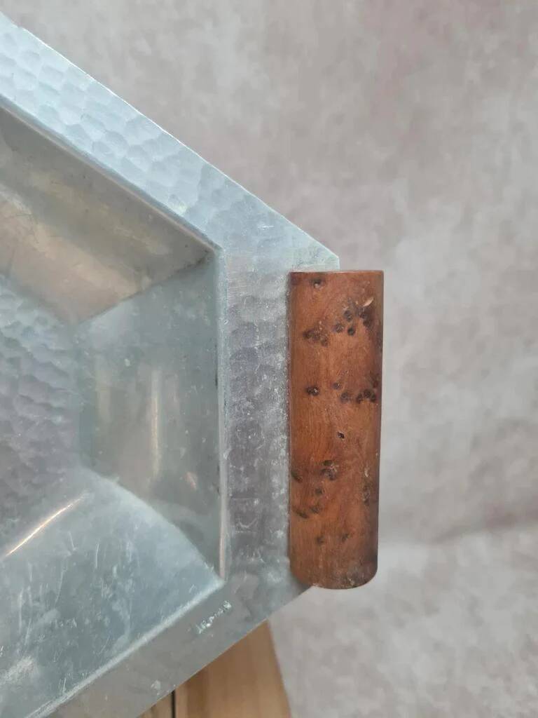 Vintage hammered aluminium tray with wooden handles – Art Deco / modernist style
