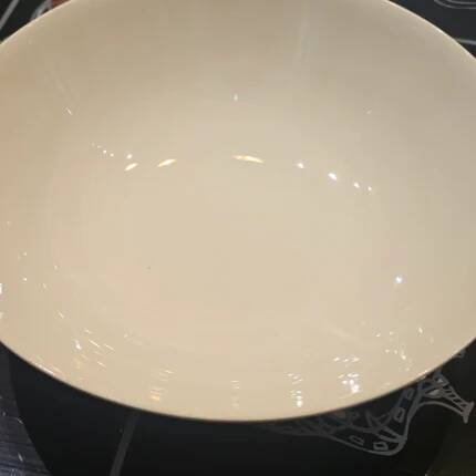Saladier vintage bicolore bleu ciel et blanc Petrus Regout Maastricht 1890