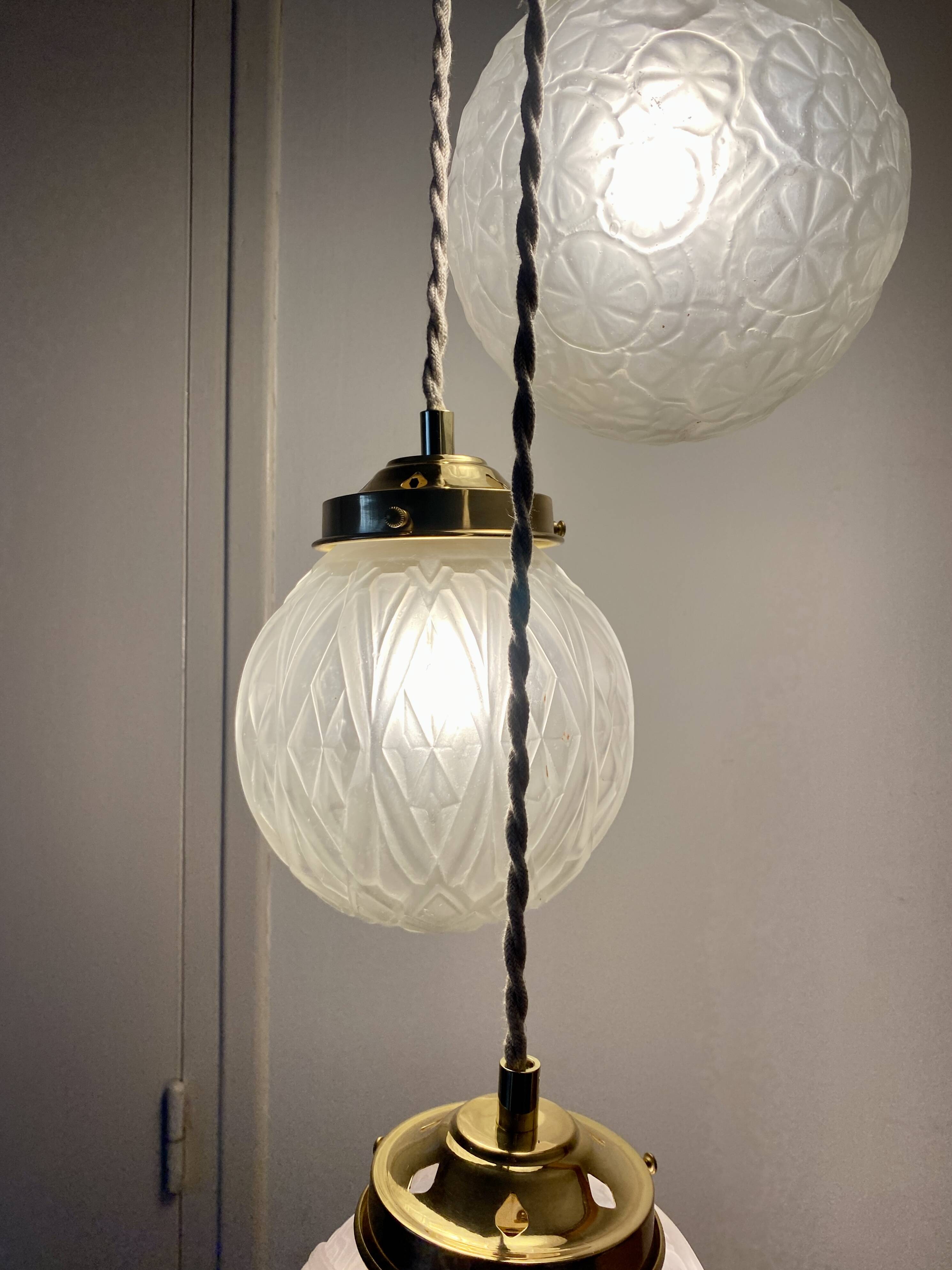 Vintage art deco triple globe waterfall pendant light in frosted glass