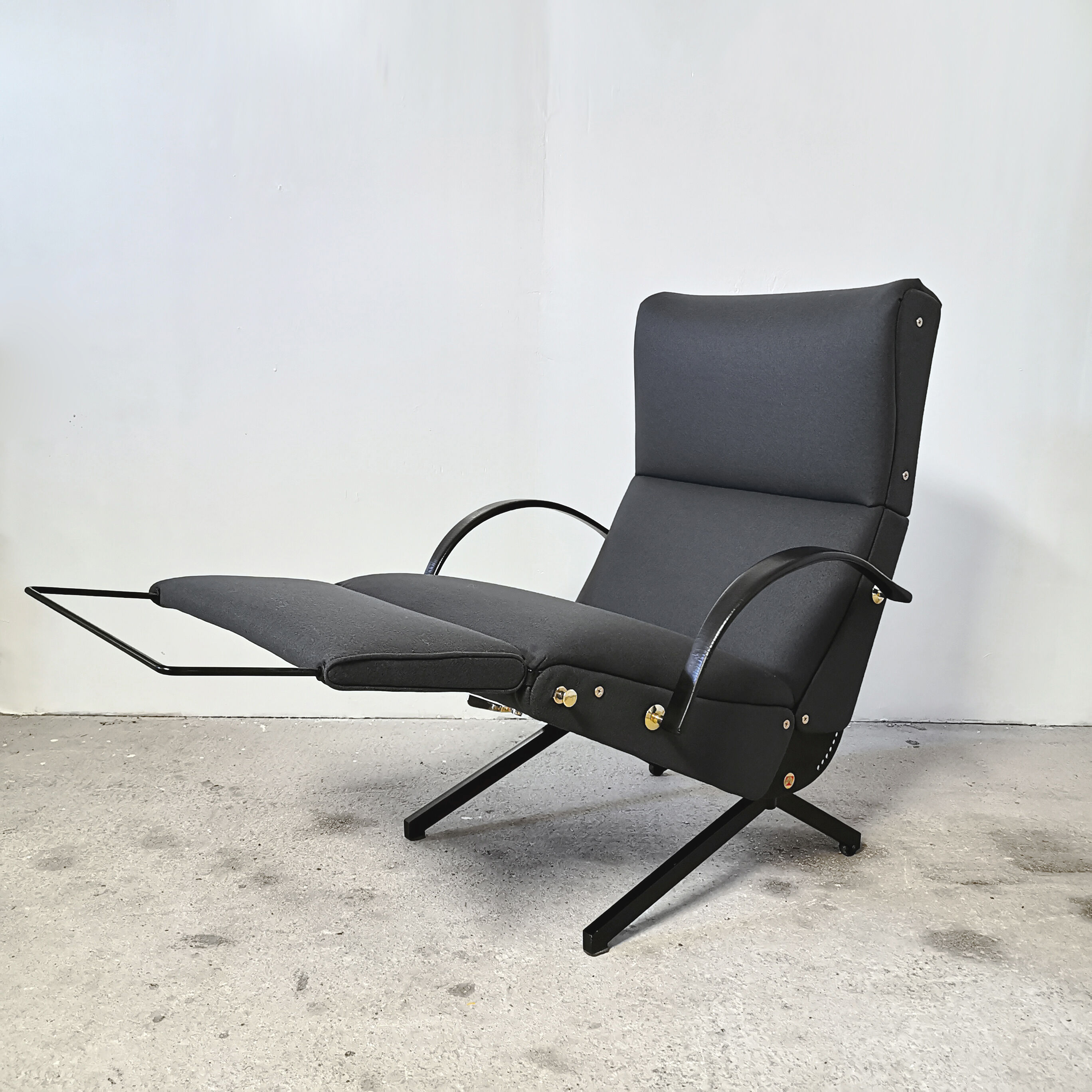 Osvaldo Borsani P40 armchair for Tecno SPA, 1970