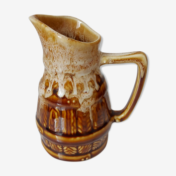 Vintage pitcher revol