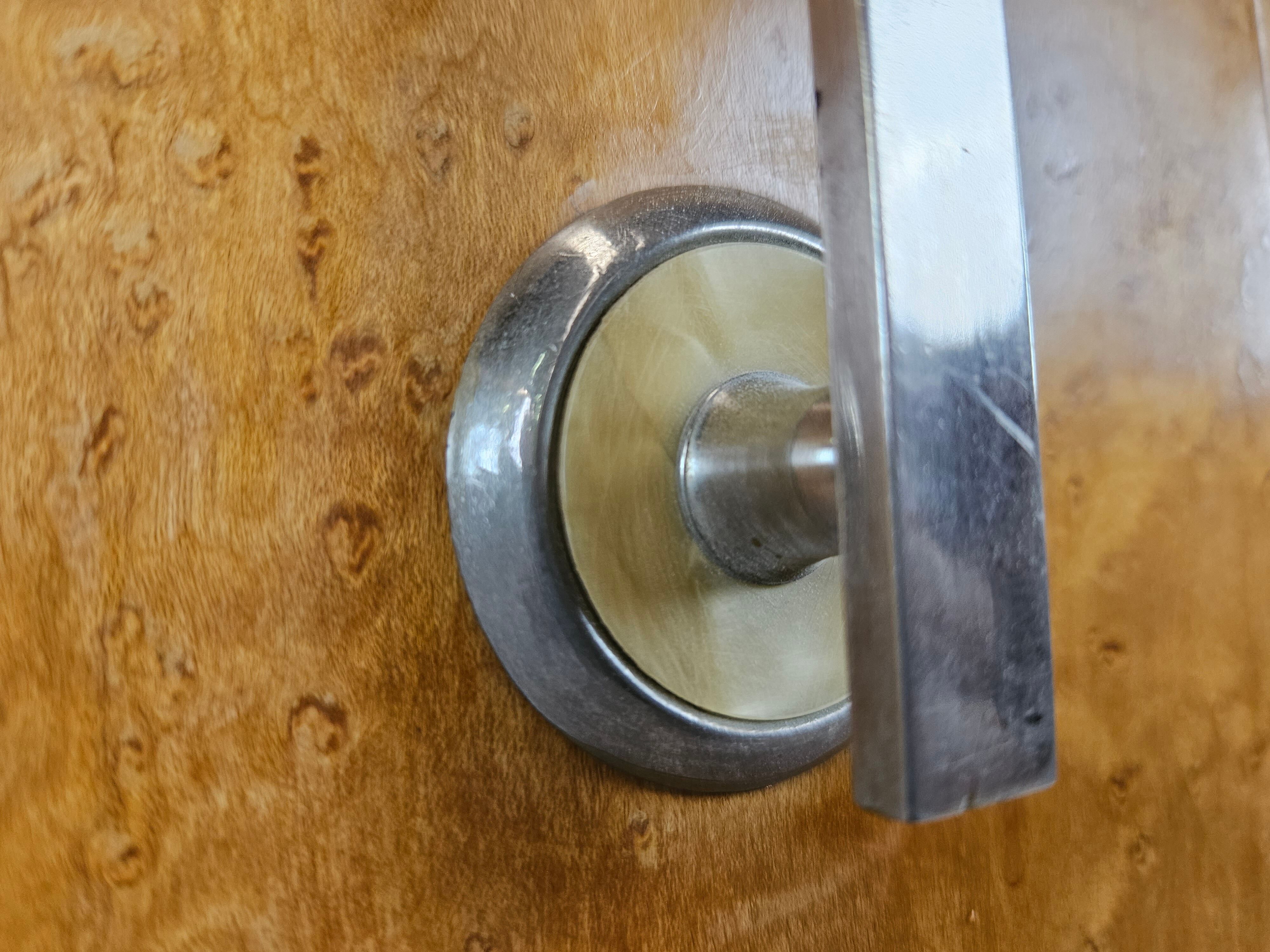 Art decò sideboard in thuja and walnut